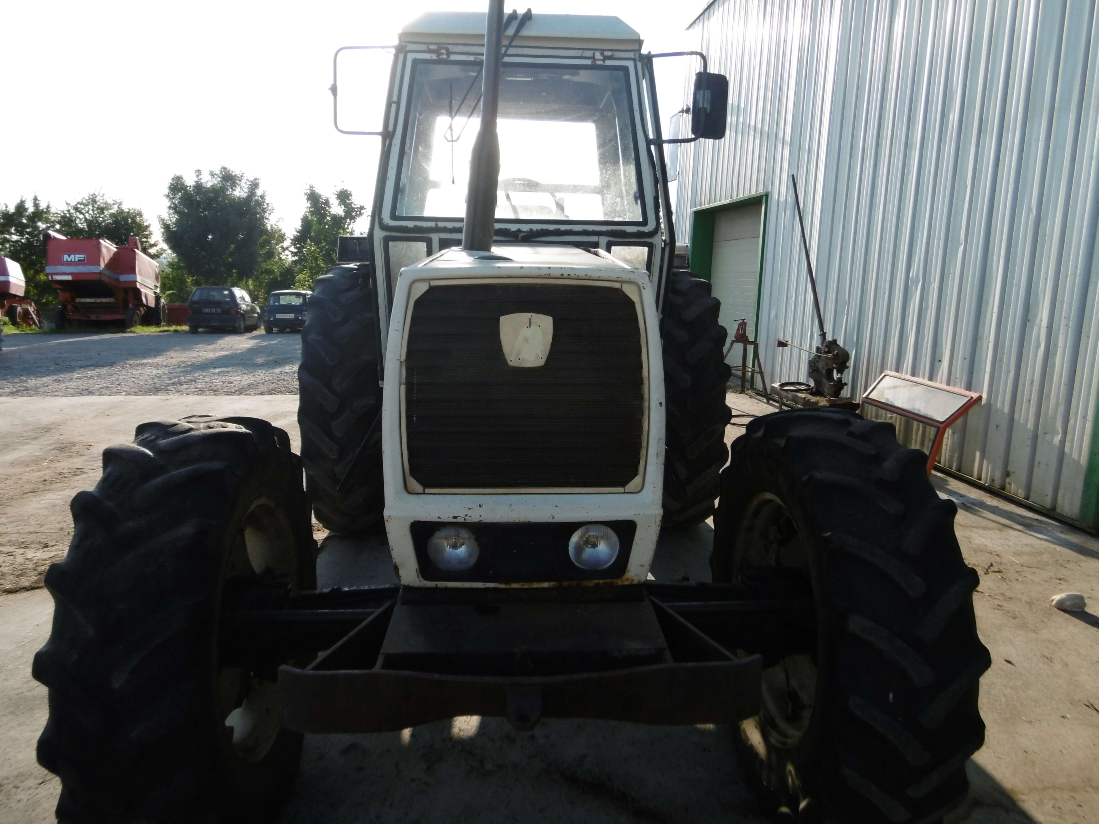 TRACTEUR AGRICOLE 1256 DT Diffusion Directe