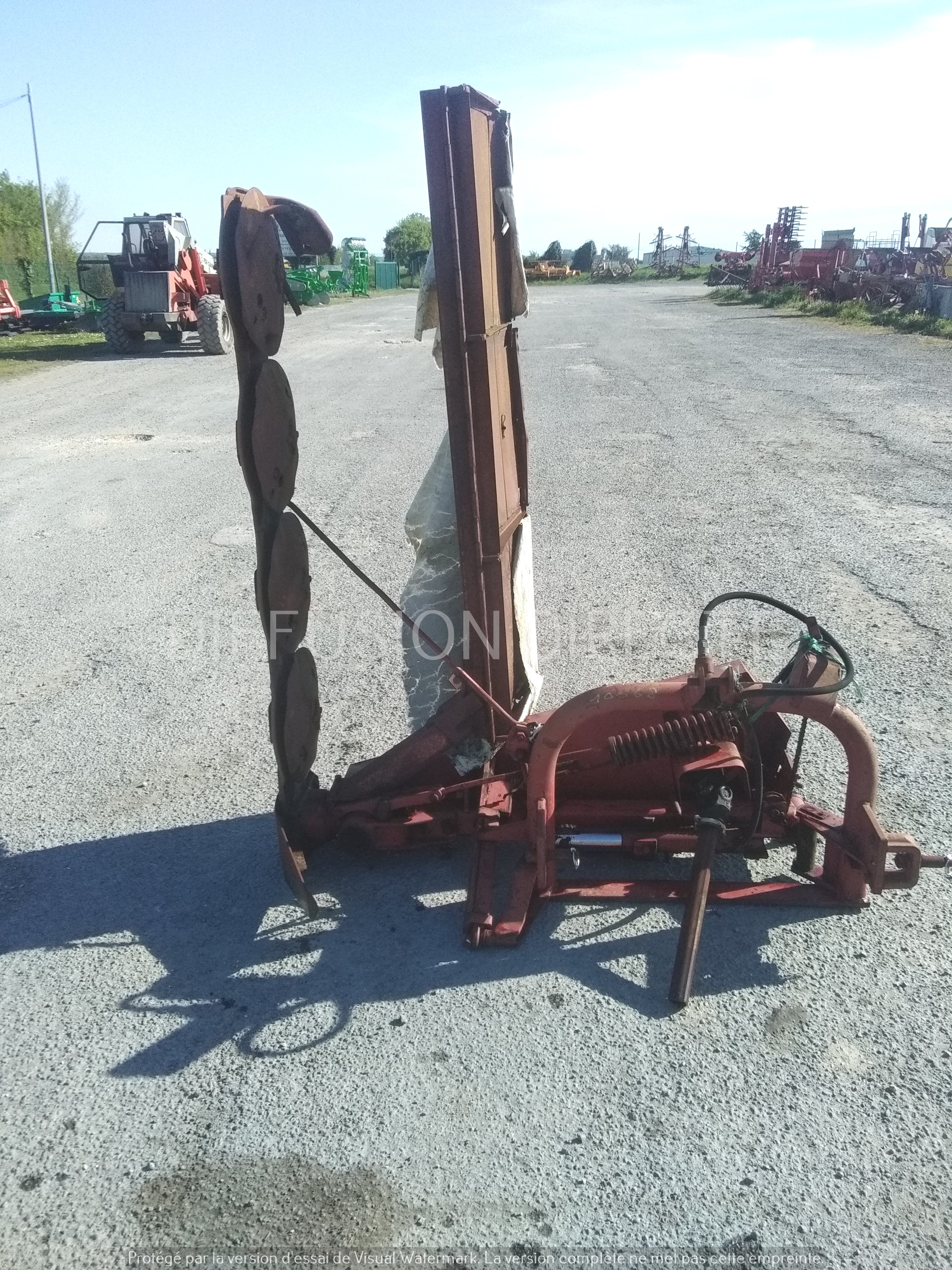 INTERNATIONAL FAUCHEUSE 31 04 Faucheuse