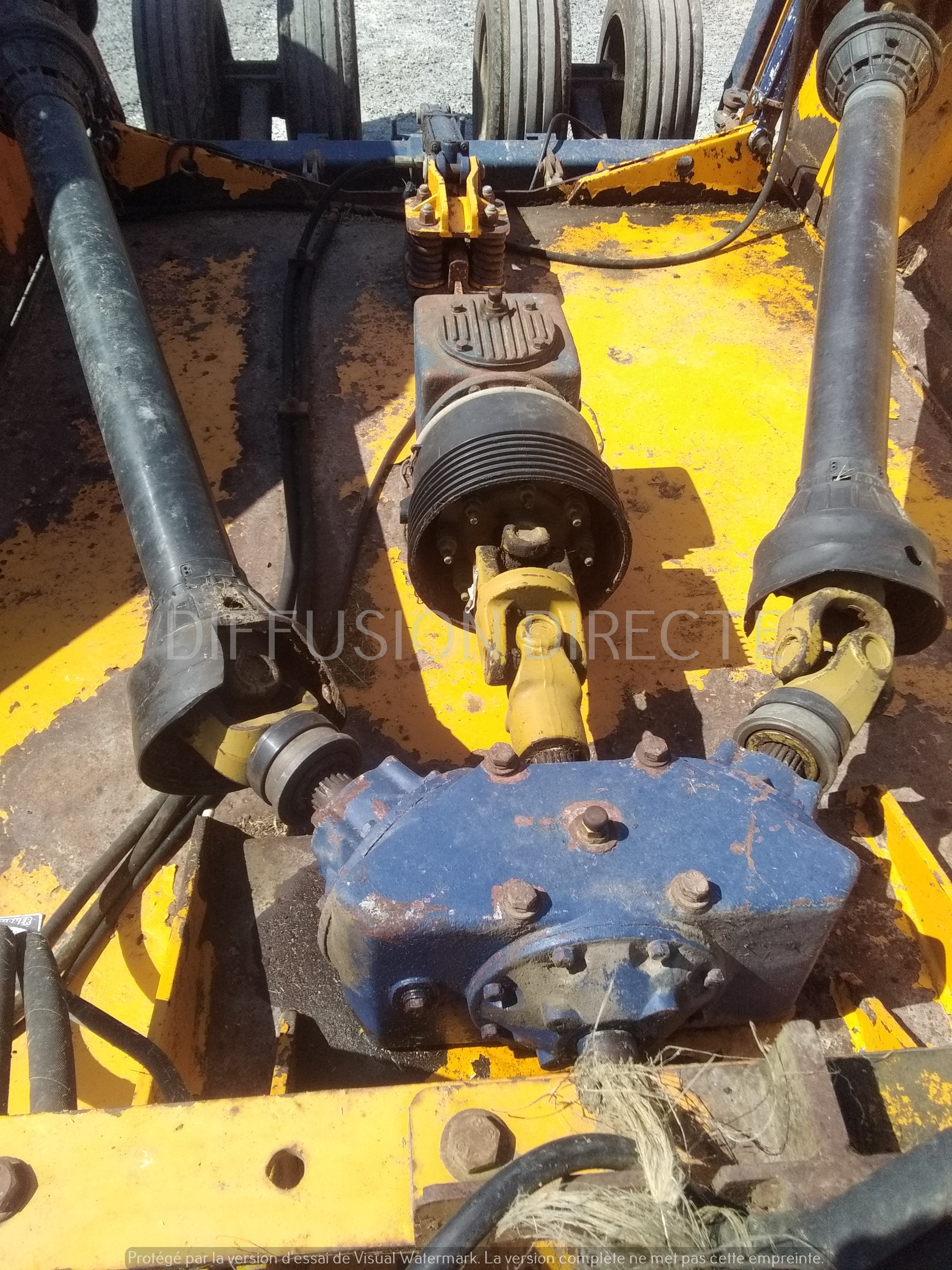 BOMFORD BROYEUR A AXE HORIZONTAL TRI WING 4600 Broyeur - Gyro - Epareuse