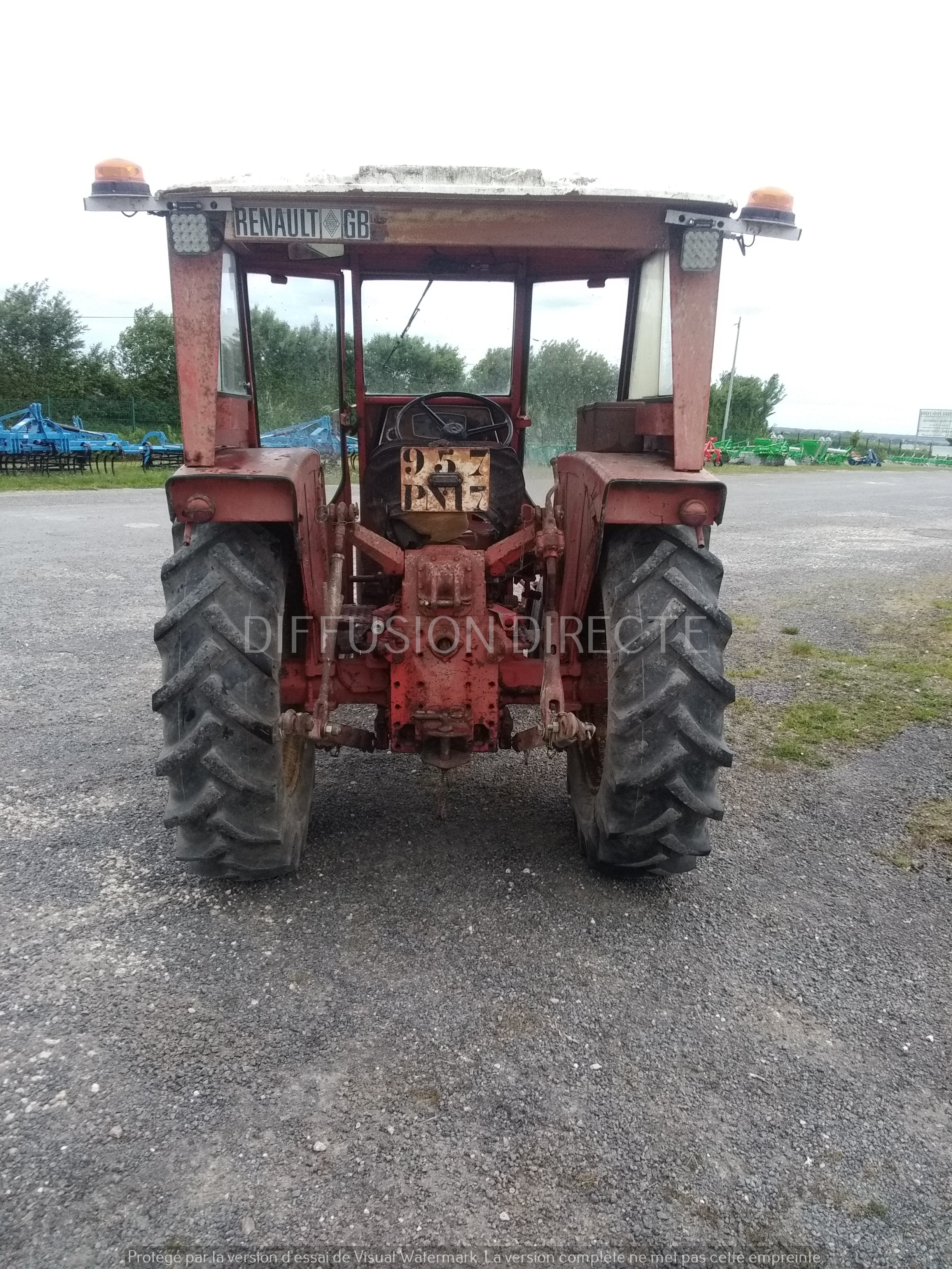RENAULT TRACTEUR AGRICOLE 56 Tracteur