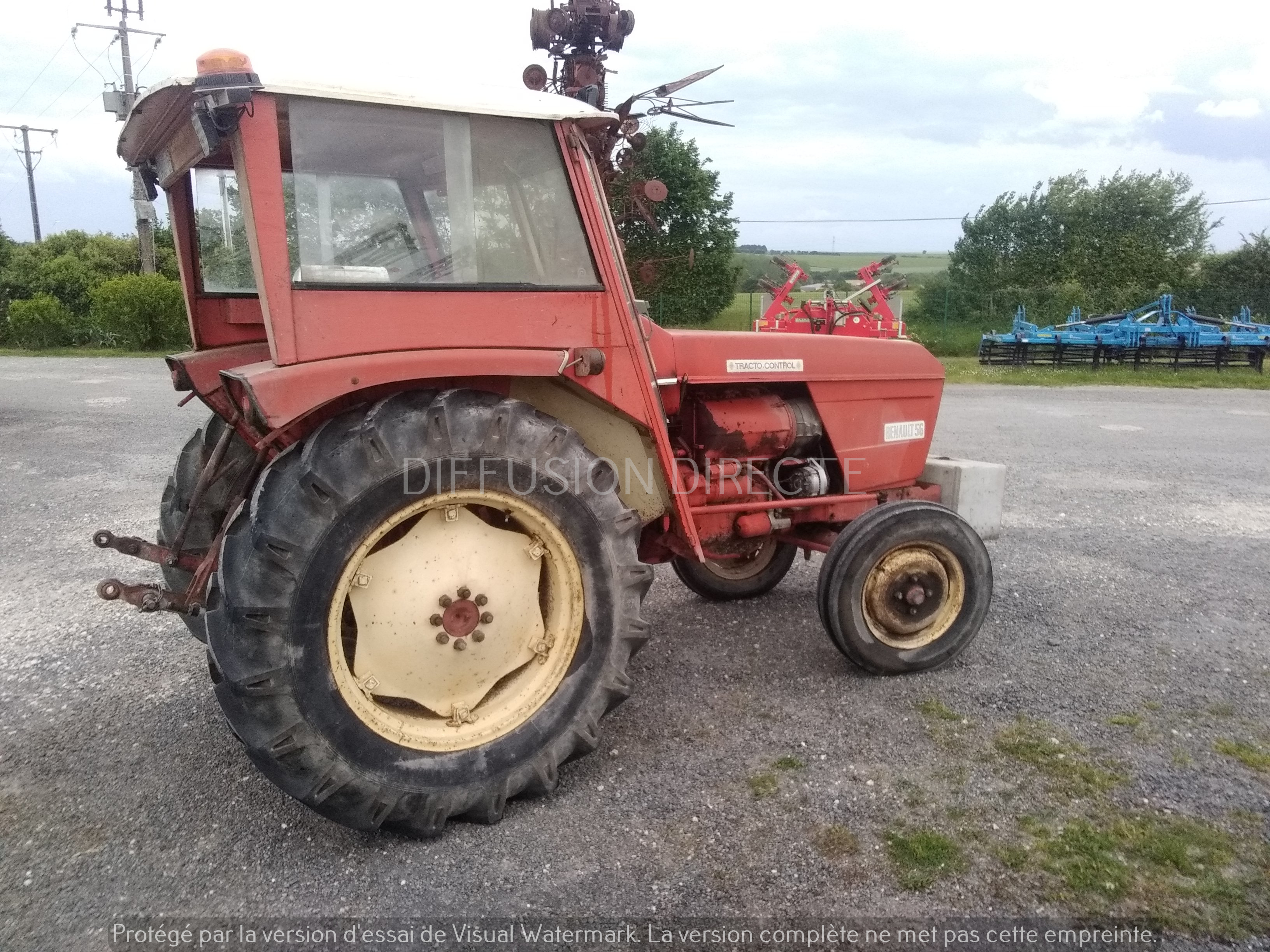 RENAULT TRACTEUR AGRICOLE 56 Tracteur