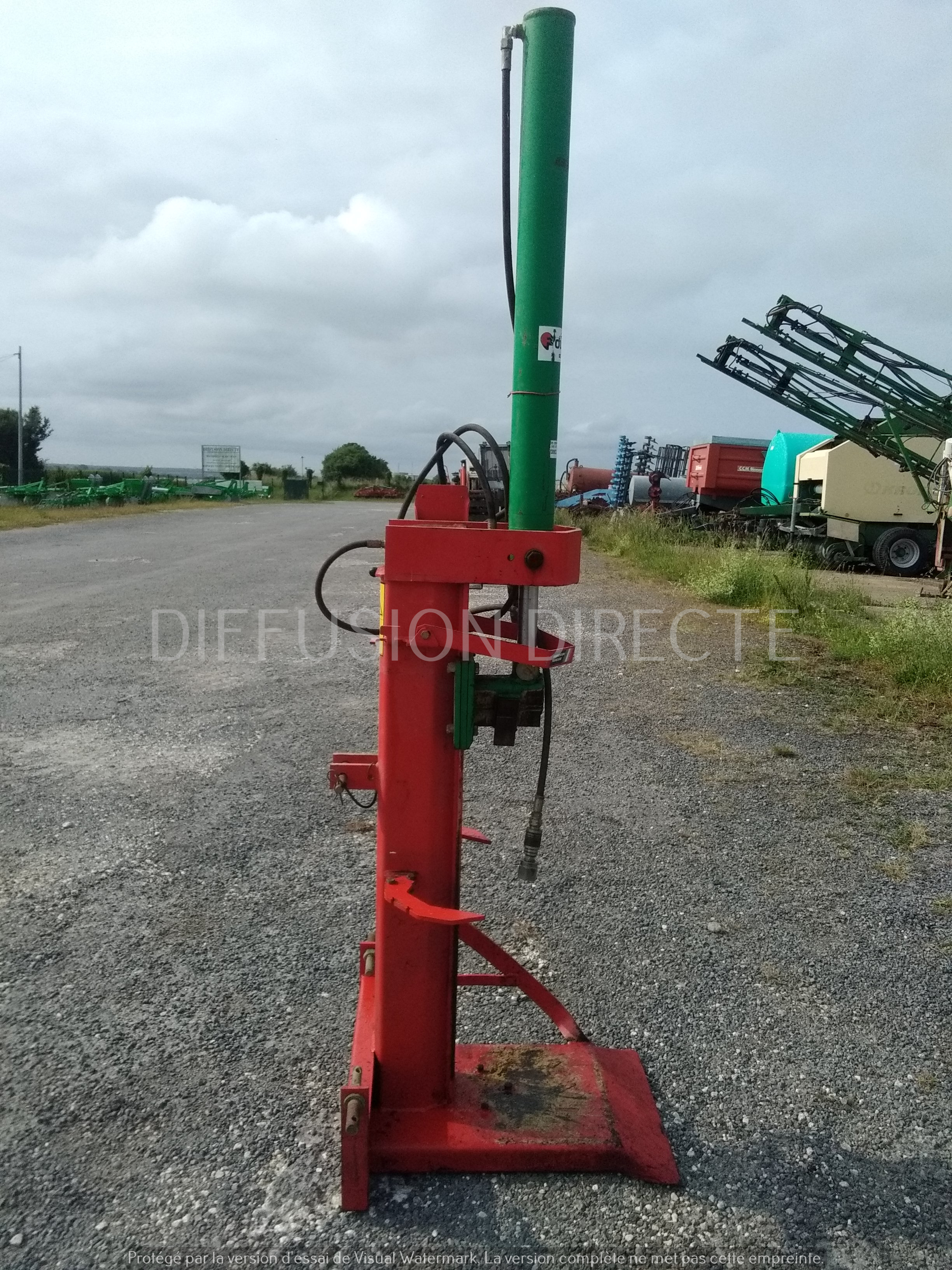 GYRAX FENDEUSE A BUCHES F 13 T Divers