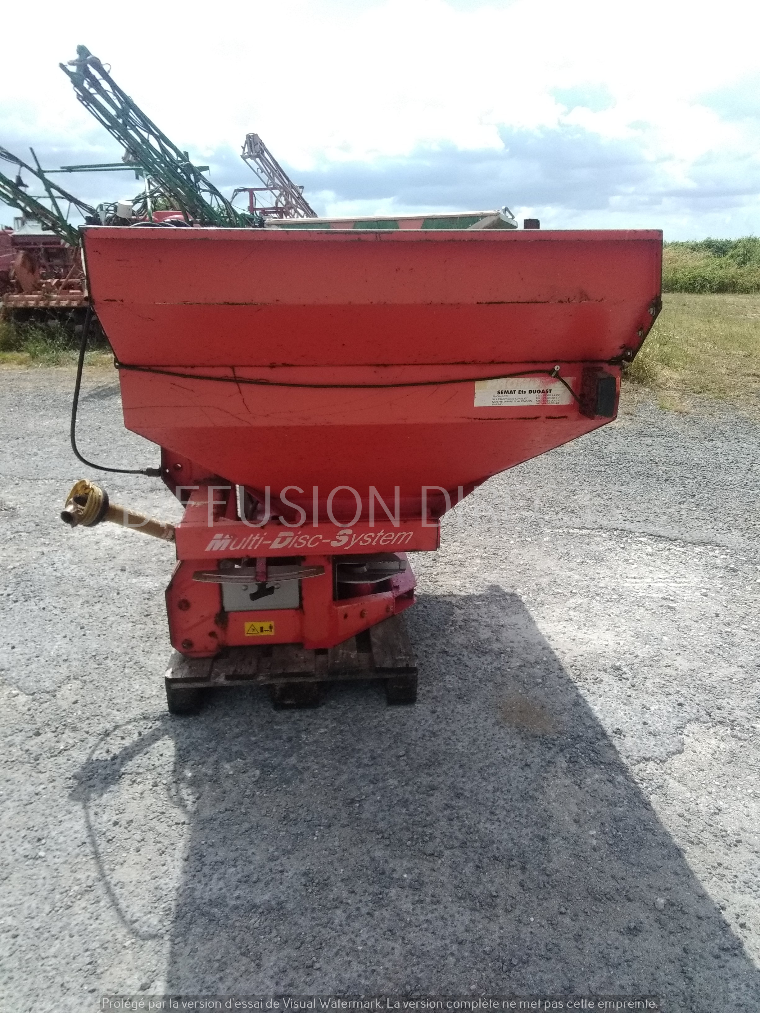 KUHN DISTRIBUTEUR D'ENGRAIS MDS 921 Distributeur d'Engrais