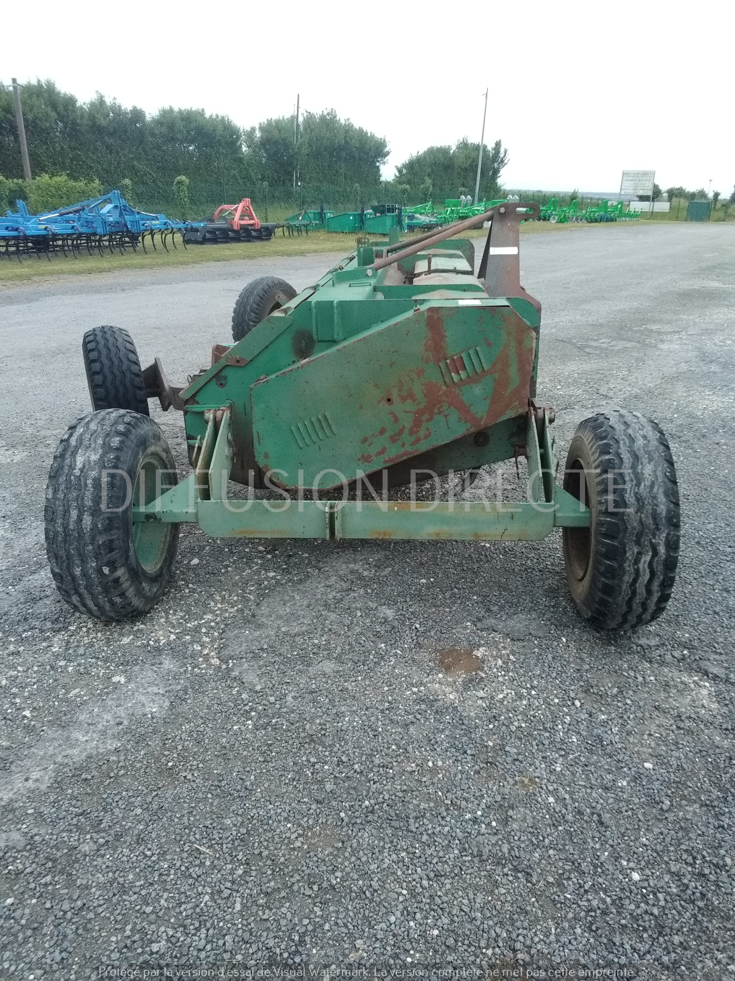 DESVOYS BROYEUR A AXE HORIZONTAL 2400 Broyeur - Gyro - Epareuse
