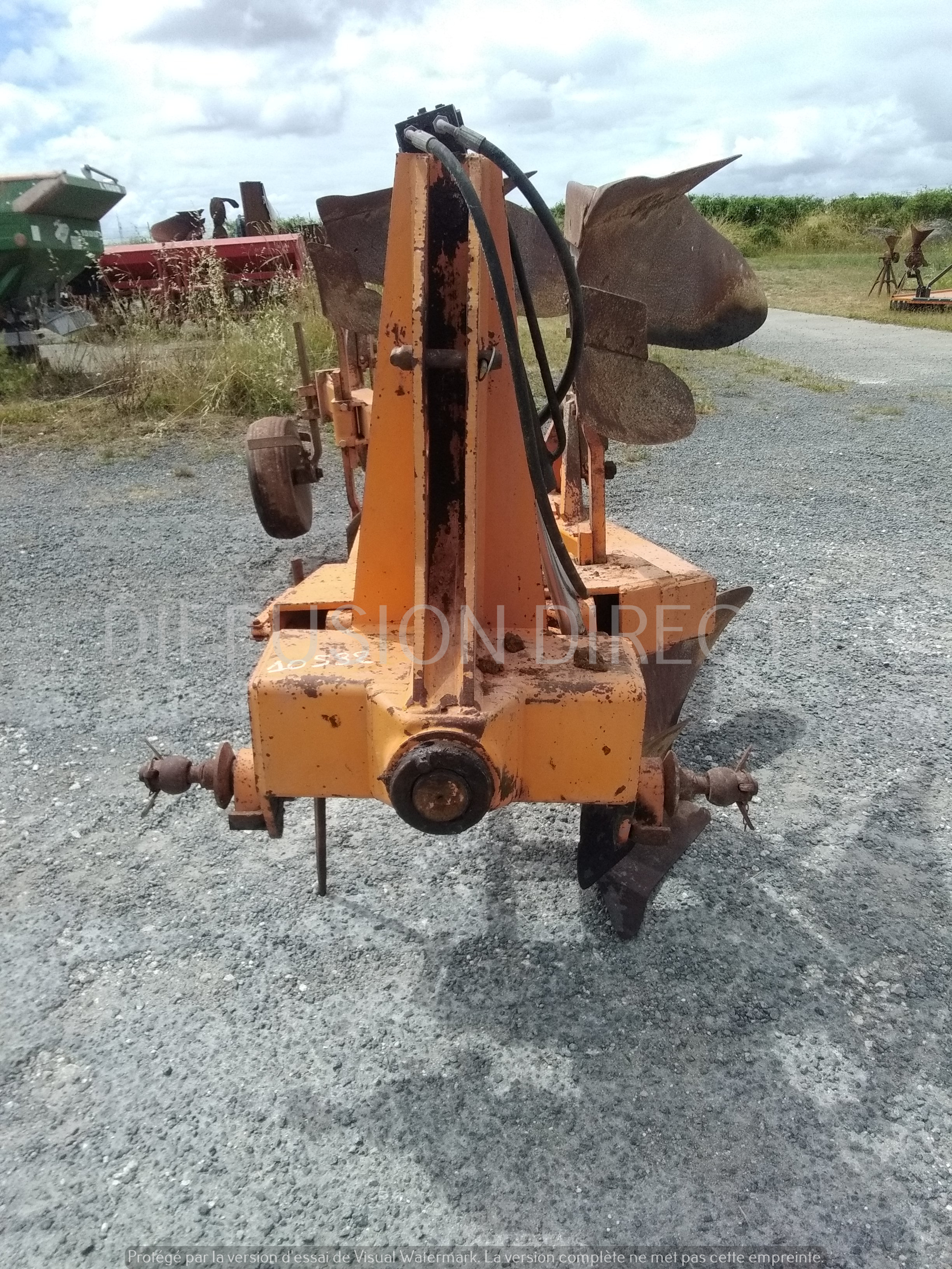 HUARD CHARRUE TRE 65 T Charrue