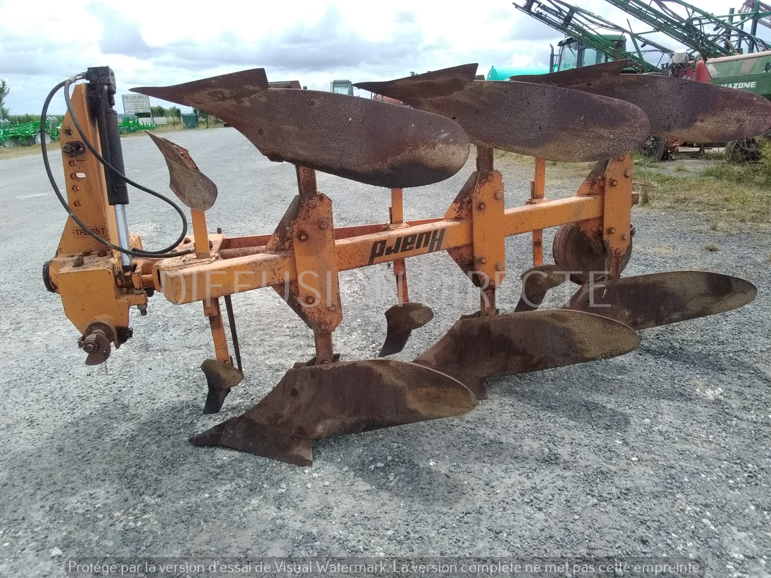 HUARD CHARRUE TRE 65 T Charrue