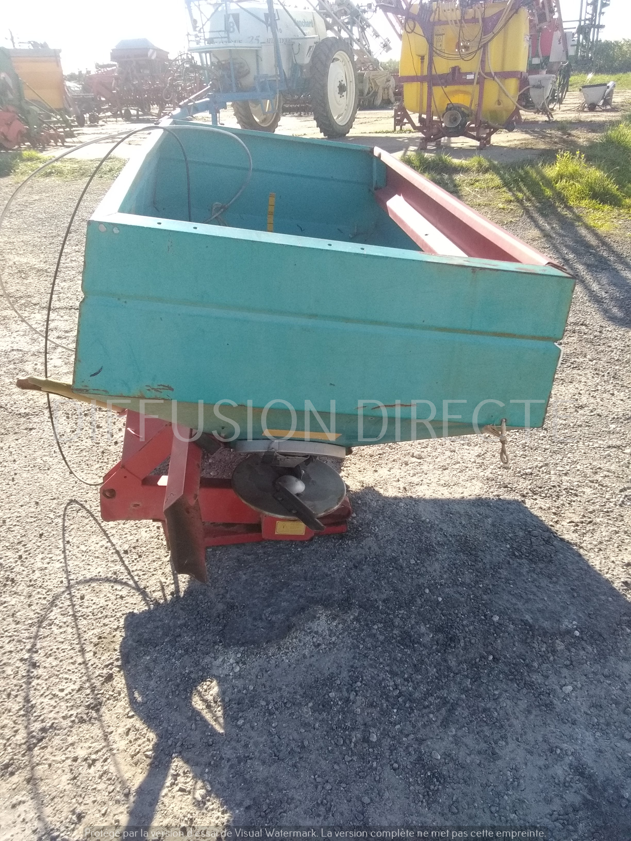 SULKY DISTRIBUTEUR D'ENGRAIS DPX 1155 Distributeur d'Engrais
