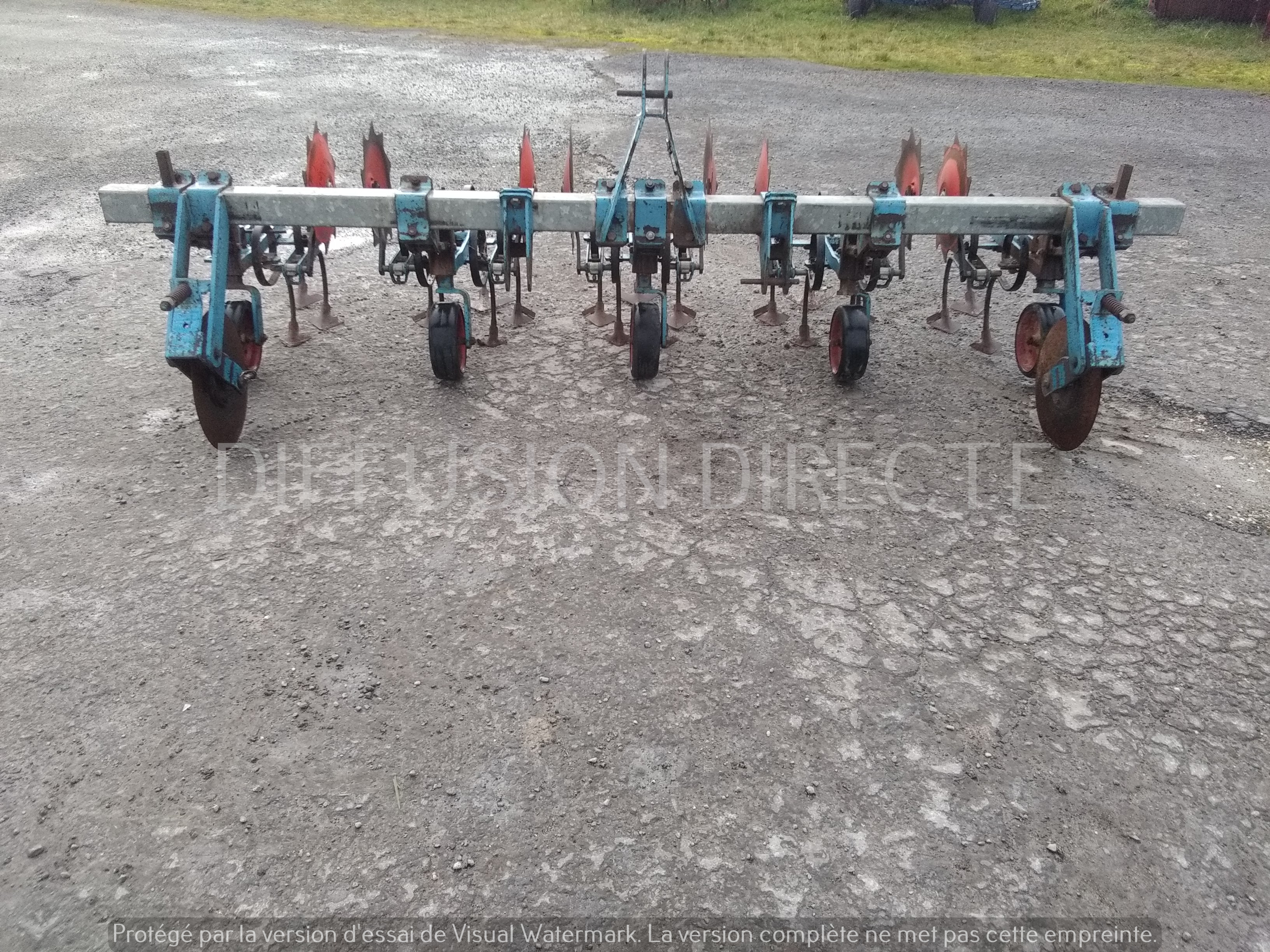 CARRÉ BINEUSE 4R Bineuse - Herse Etrille