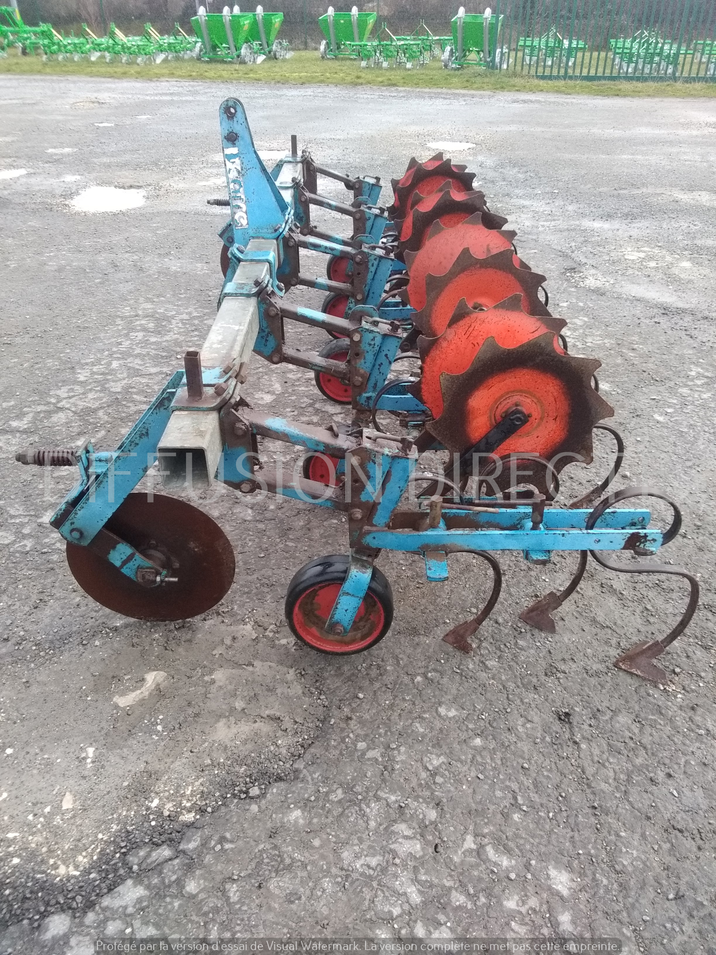 CARRÉ BINEUSE 4R Bineuse - Herse Etrille