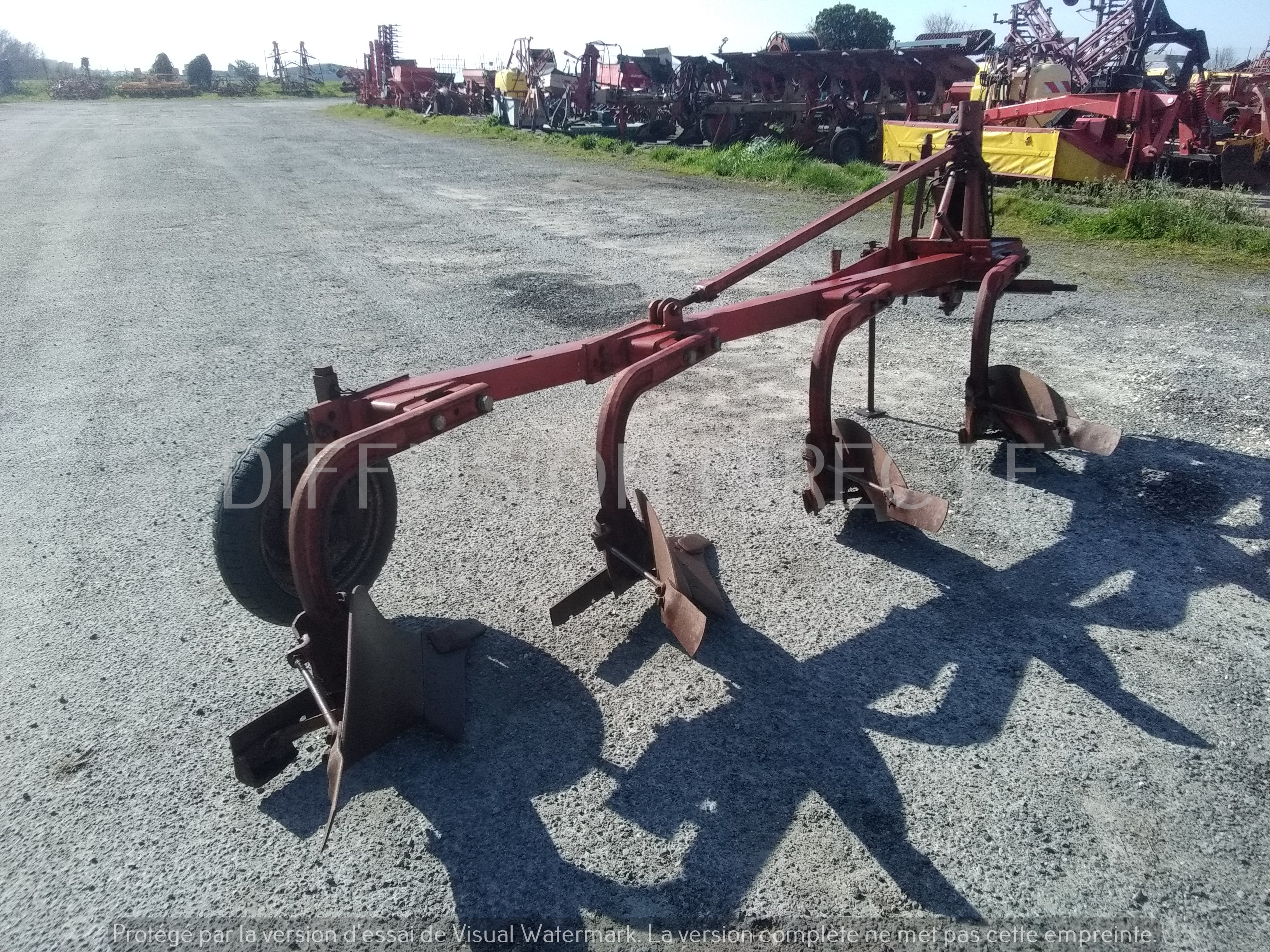 HUARD CHARRUE MF 160 Charrue