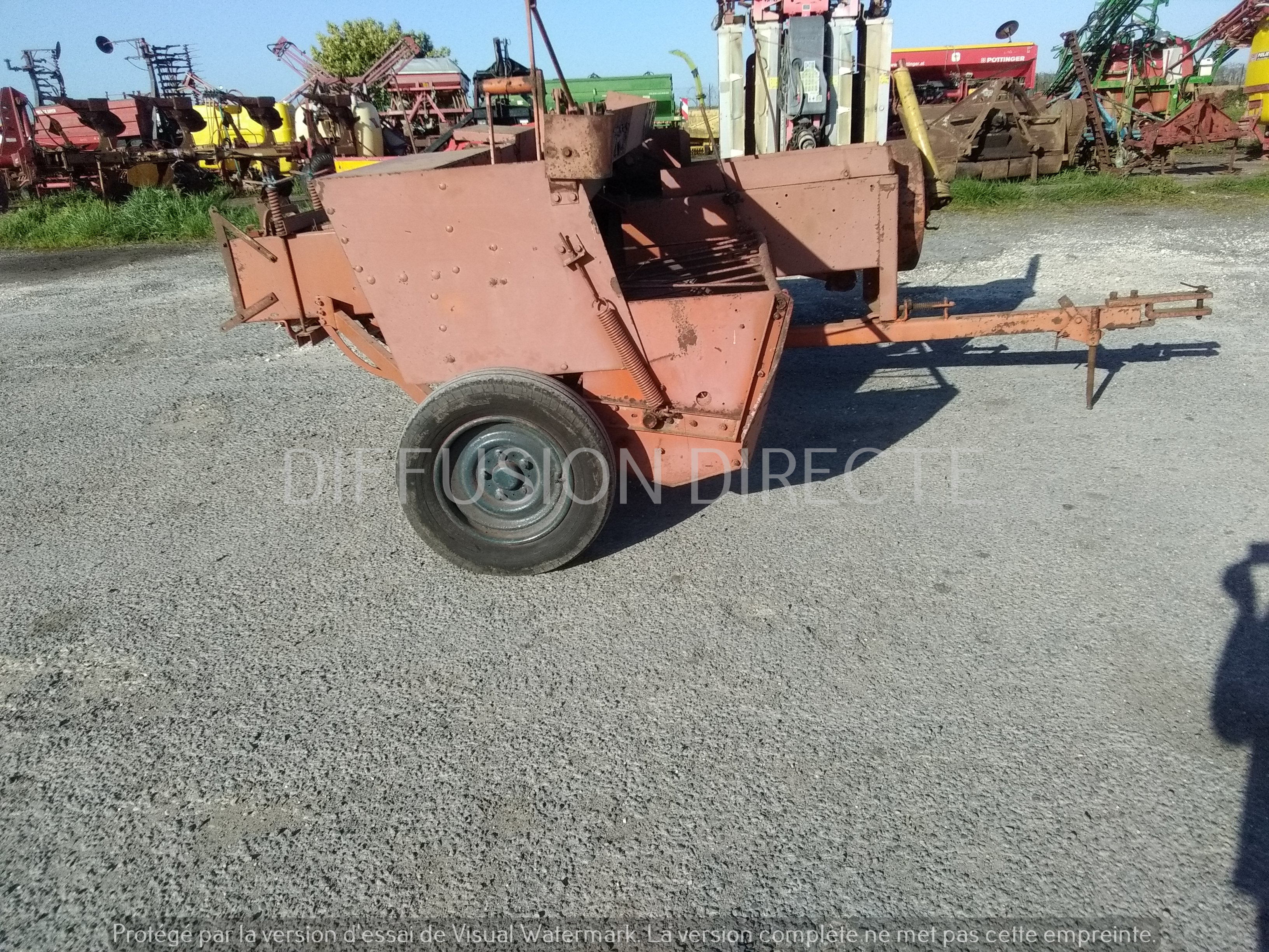 SOMECA PRESSE MOYENNE DENSITE 3500 Presse - Round Baller