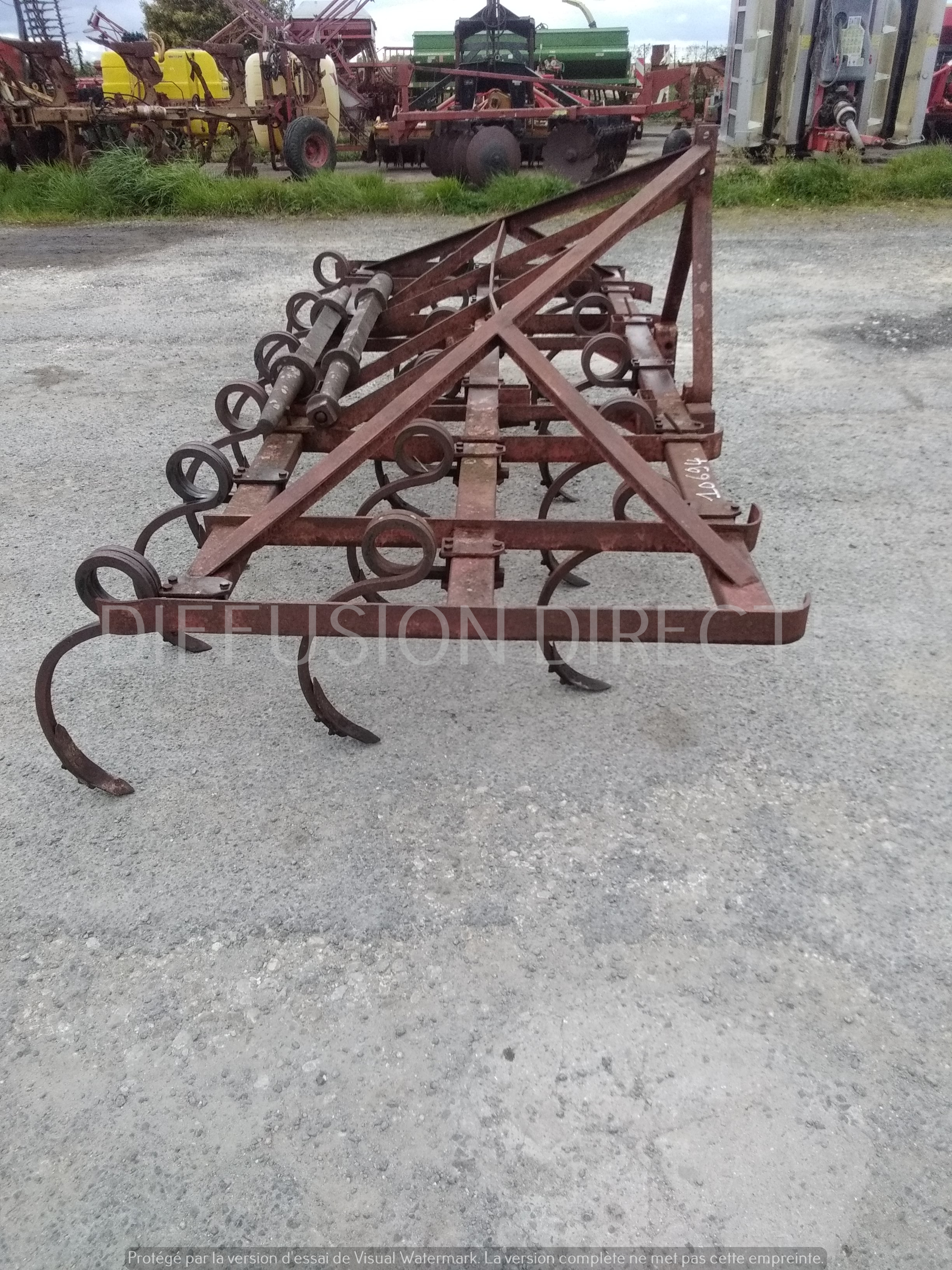 NC CULTIVATEUR 340 Vibroculteur - Cultivateur