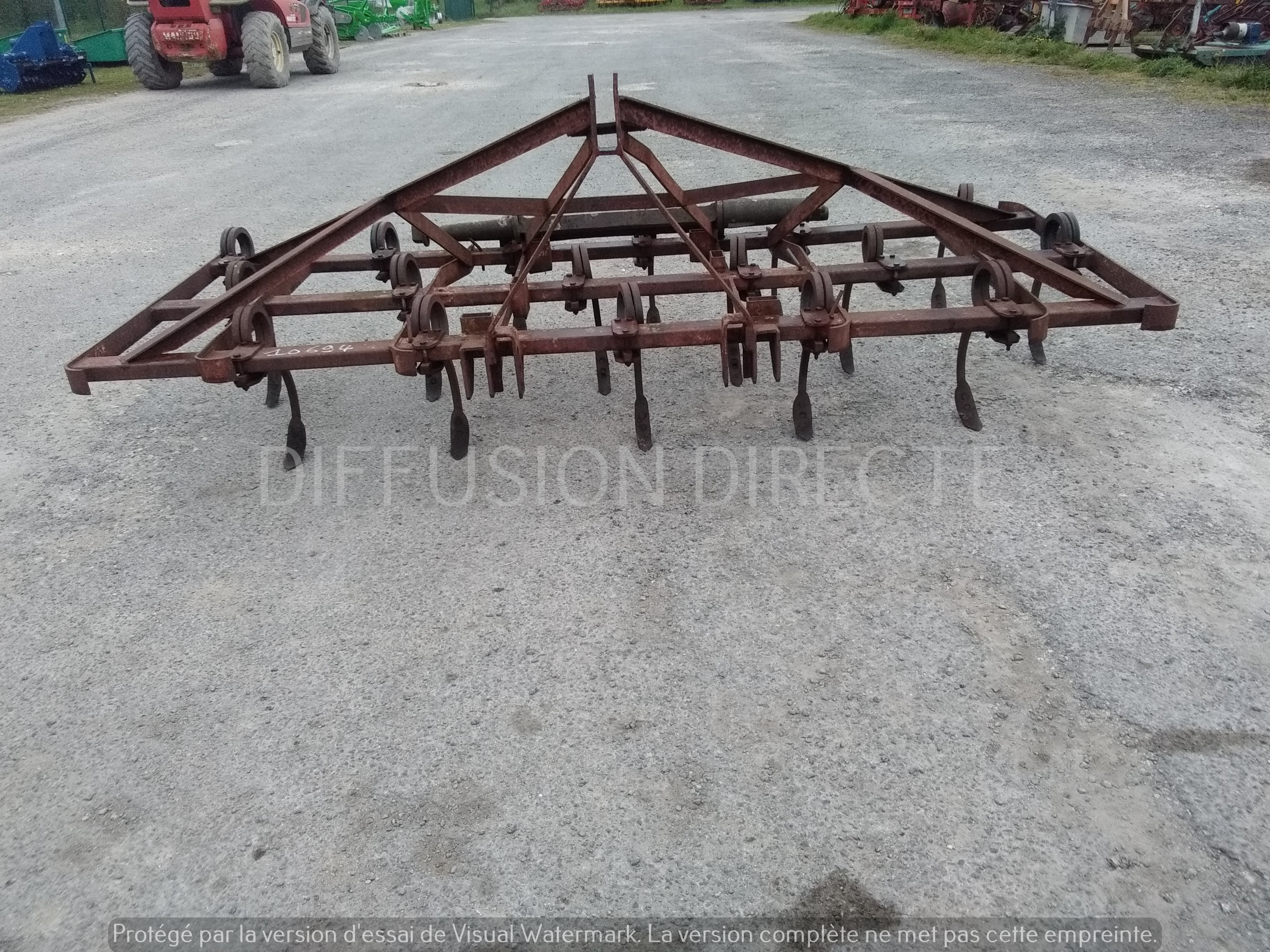 NC CULTIVATEUR 340 Vibroculteur - Cultivateur