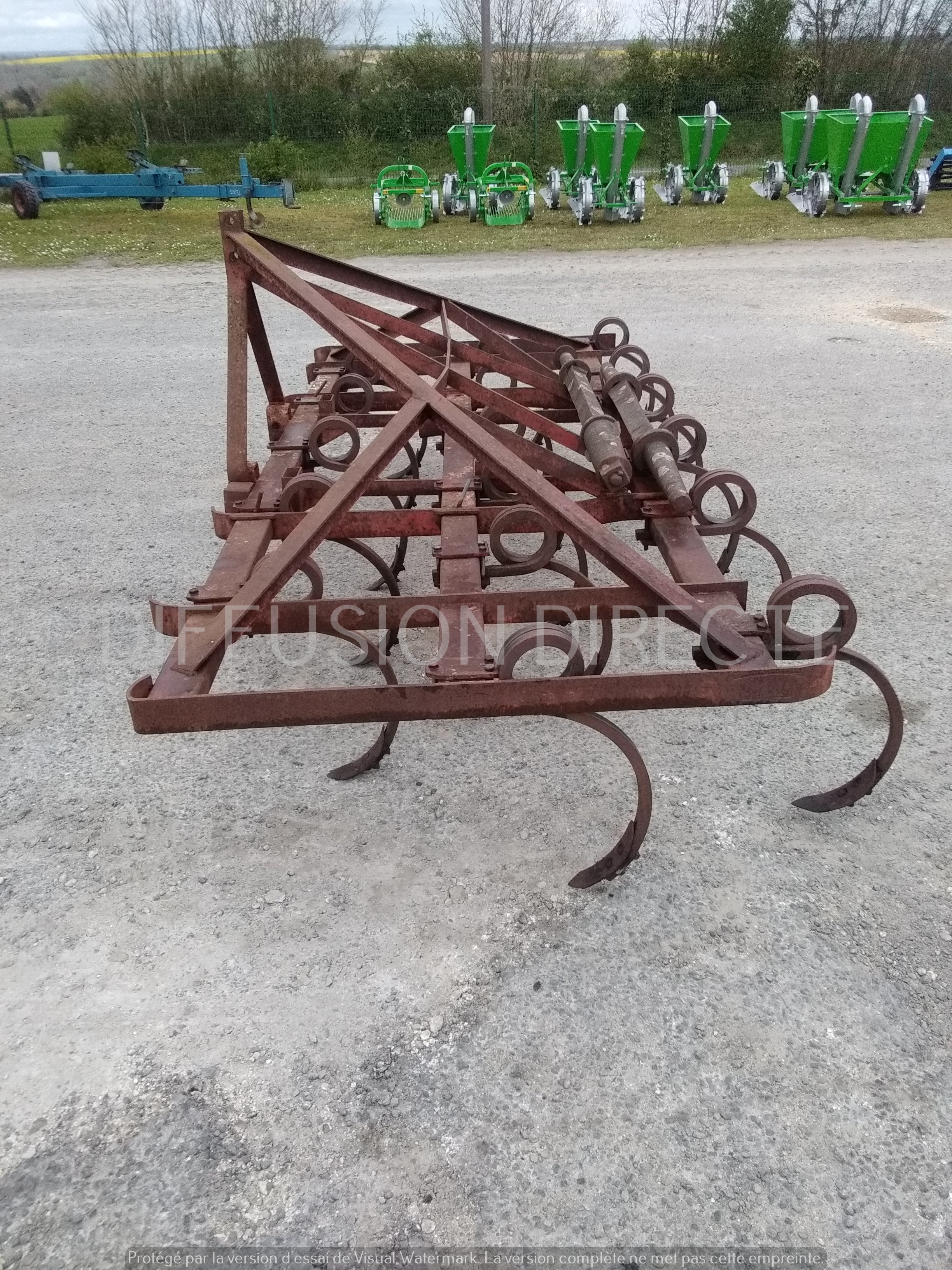 NC CULTIVATEUR 340 Vibroculteur - Cultivateur