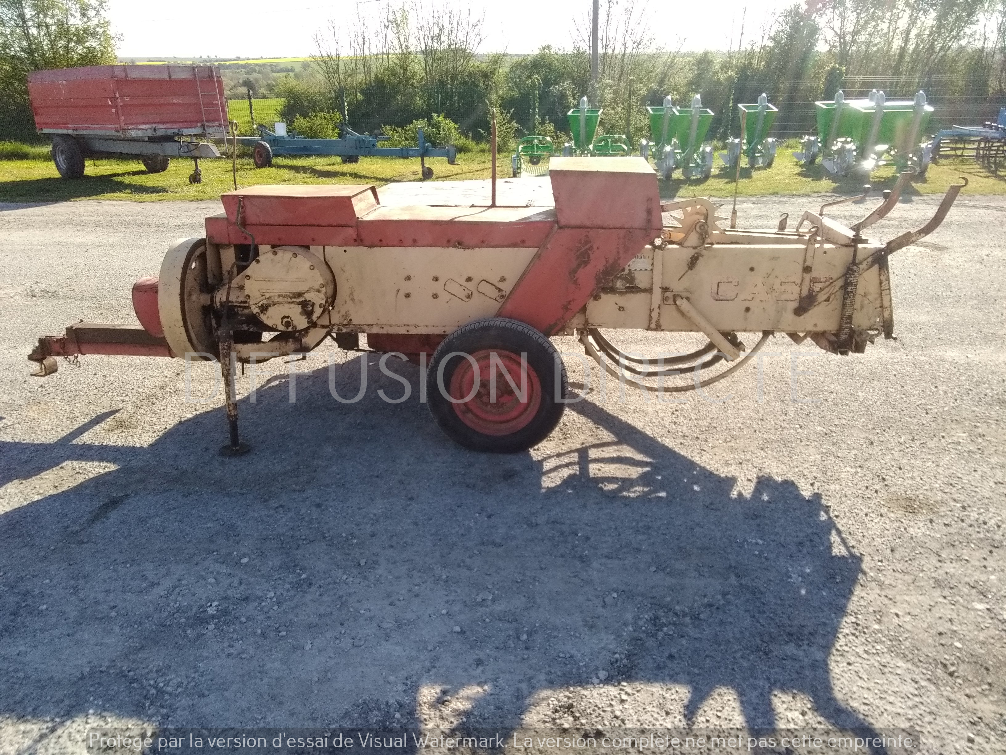 CASE PRESSE MOYENNE DENSITE F 220 Presse - Round Baller