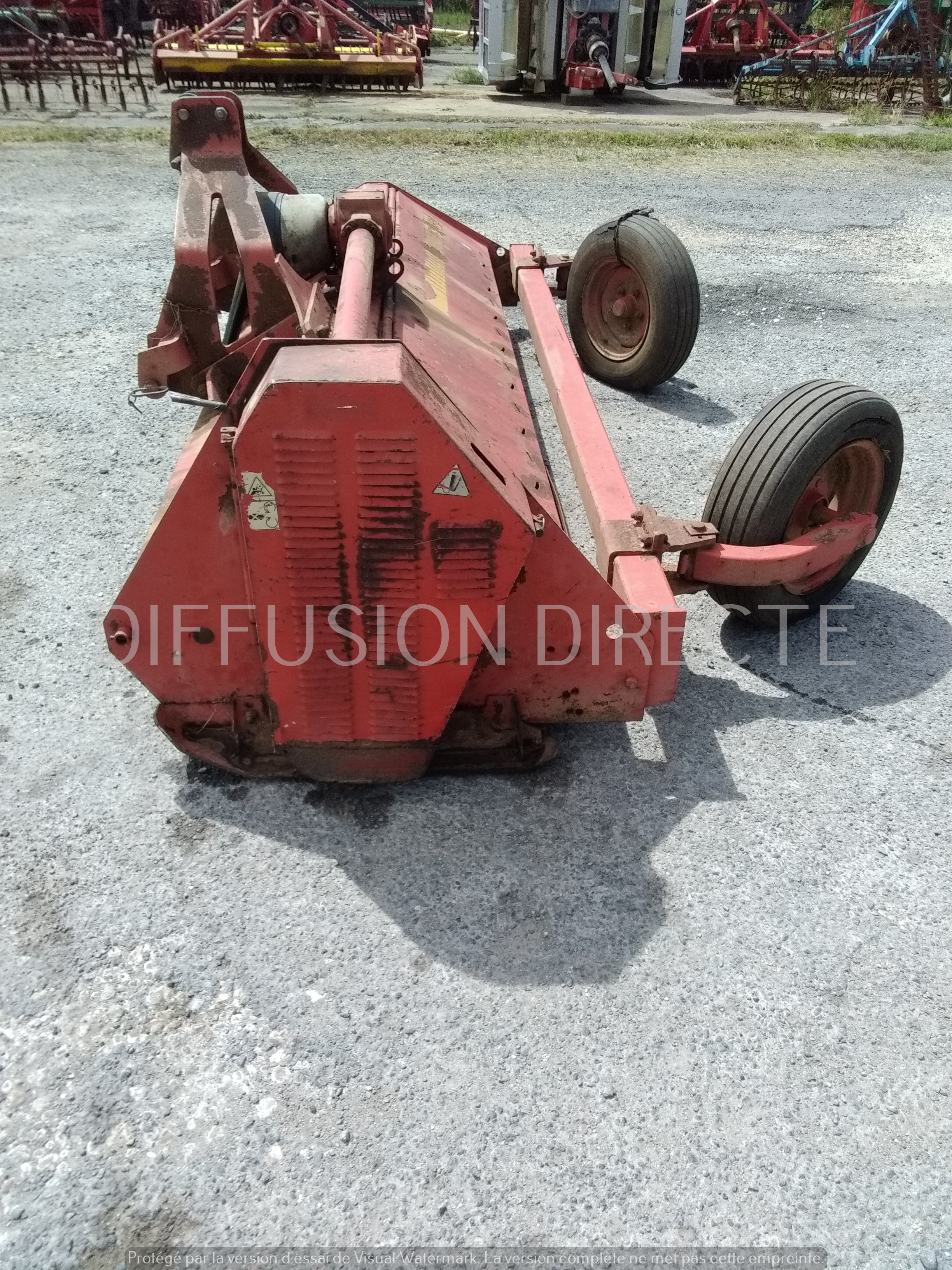 AGRAM BROYEUR A AXE HORIZONTAL TSL 300 Broyeur - Gyro - Epareuse