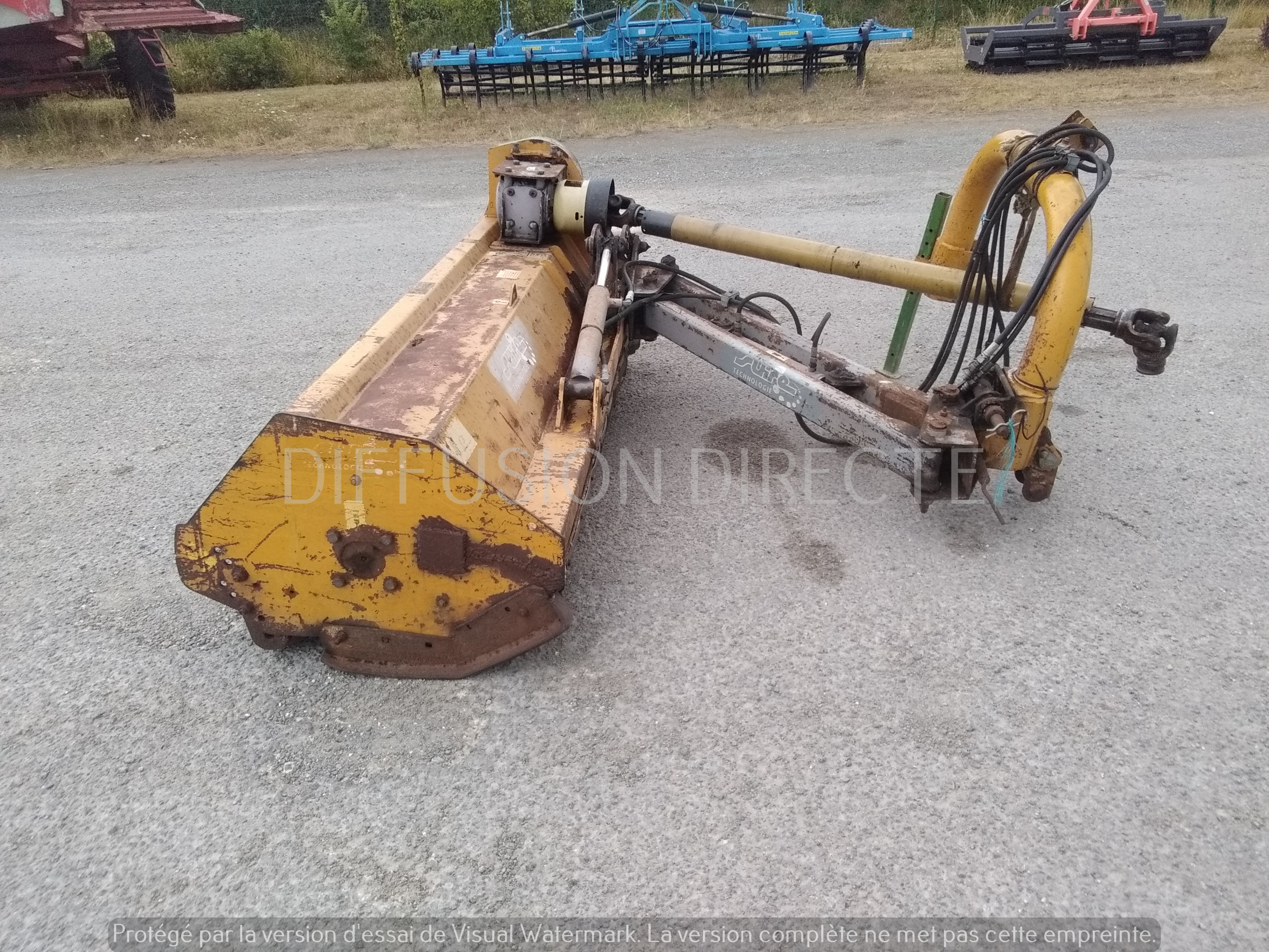 SUIRE BROYEUR D'ACCOTEMENT DA 2000 Broyeur - Gyro - Epareuse