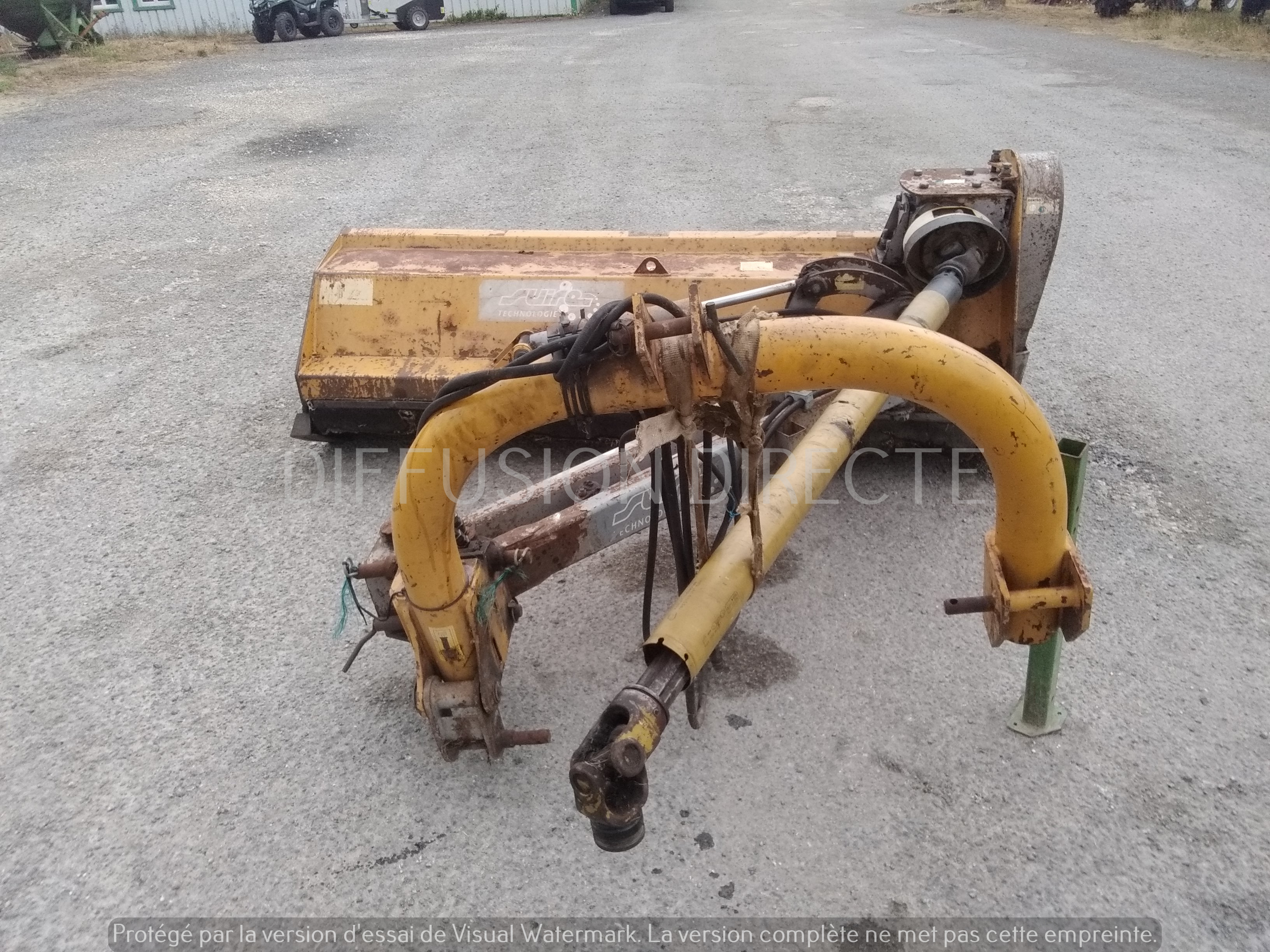 SUIRE BROYEUR D'ACCOTEMENT DA 2000 Broyeur - Gyro - Epareuse