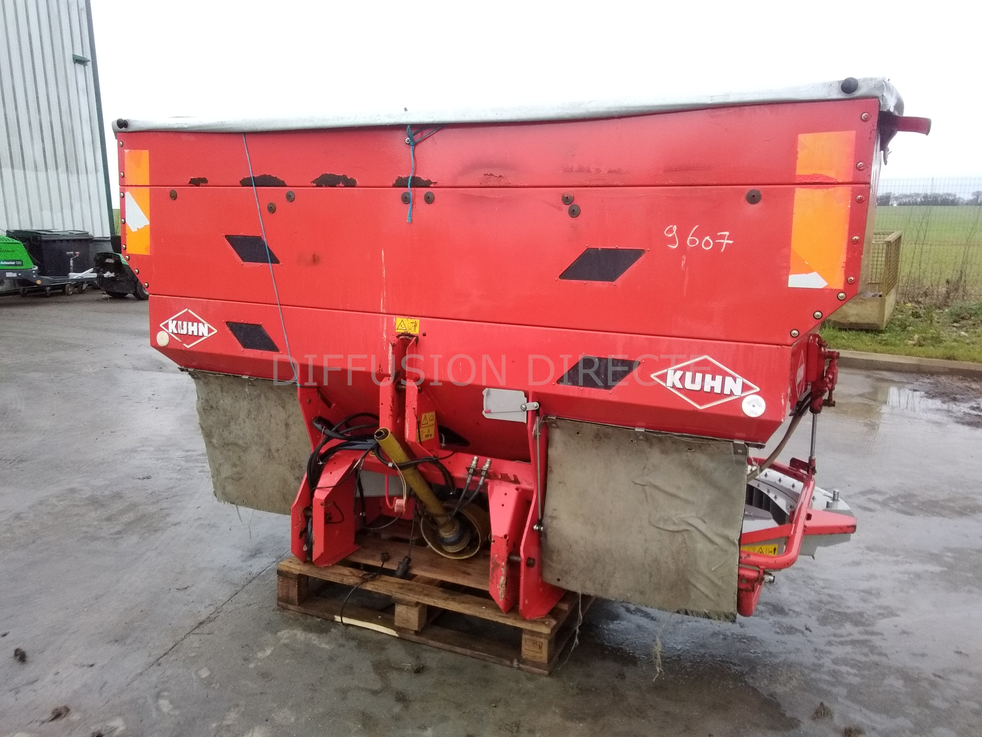 KUHN DISTRIBUTEUR D'ENGRAIS MDS 1141 Distributeur d'Engrais