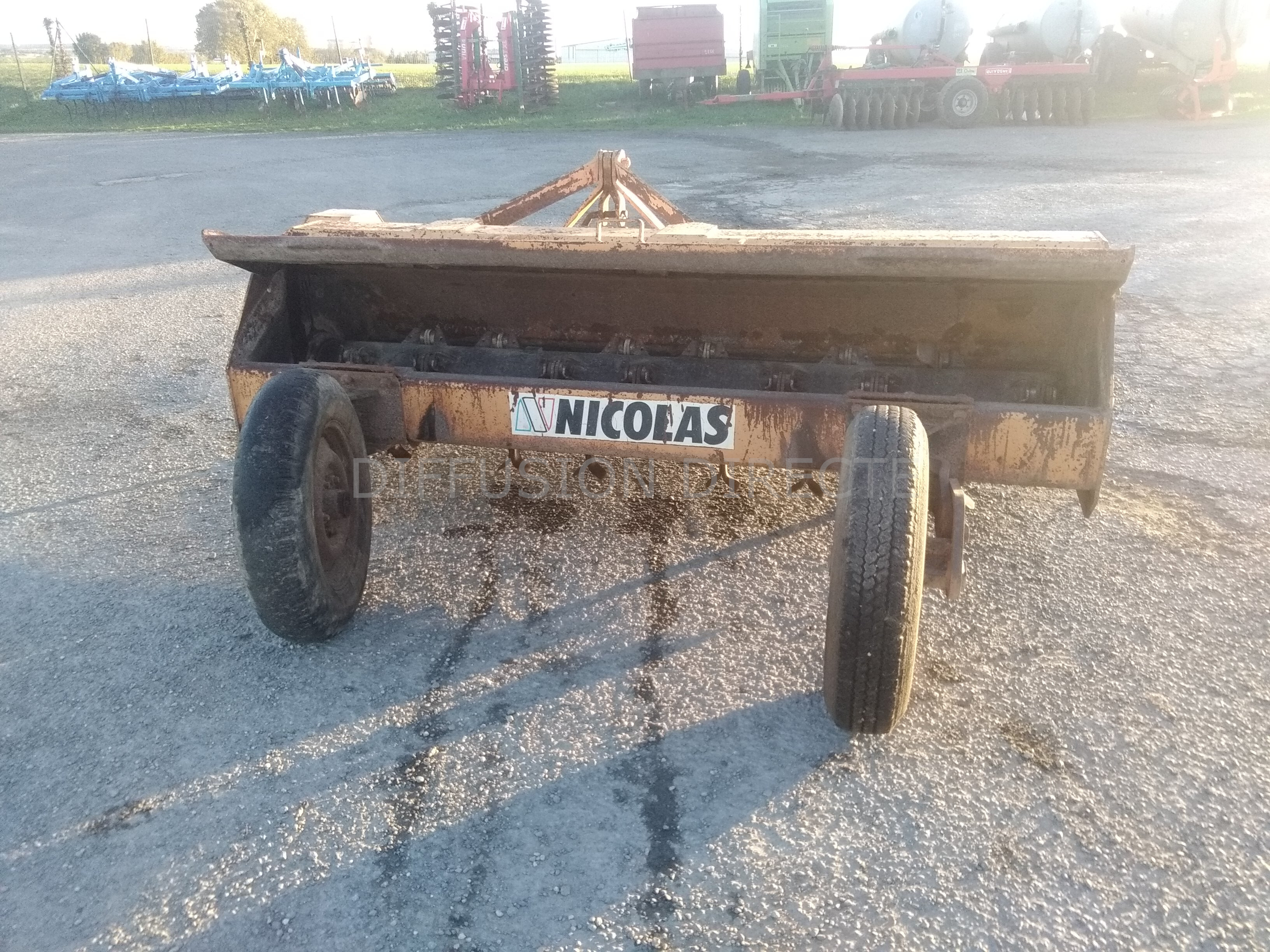 BROYEUR A AXE HORIZONTAL 240 NICOLAS Diffusion Directe