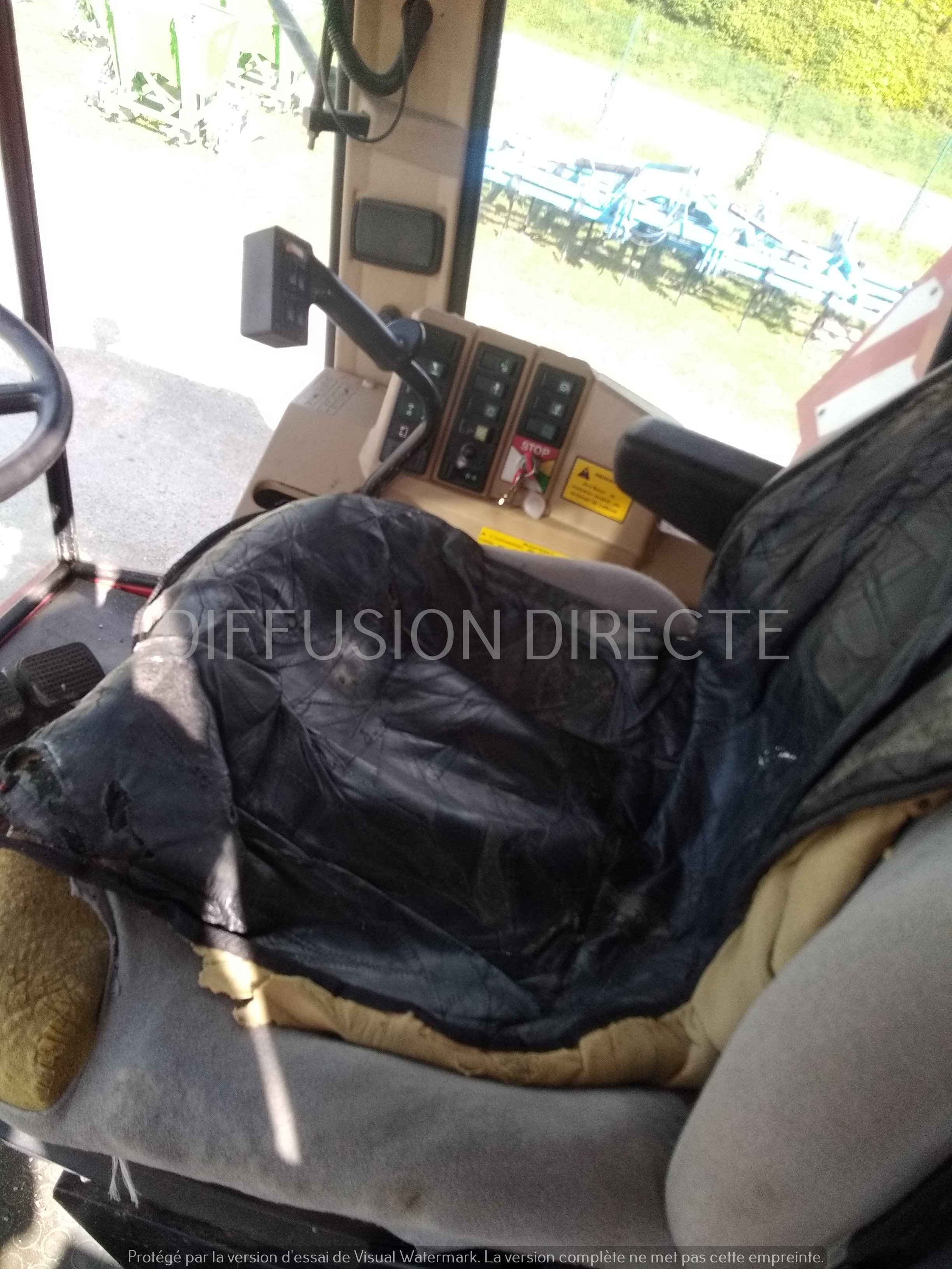 MASSEY FERGUSON MOISSONNEUSE BATTEUSE 32 Moissonneuse Batteuse - Ensileuse