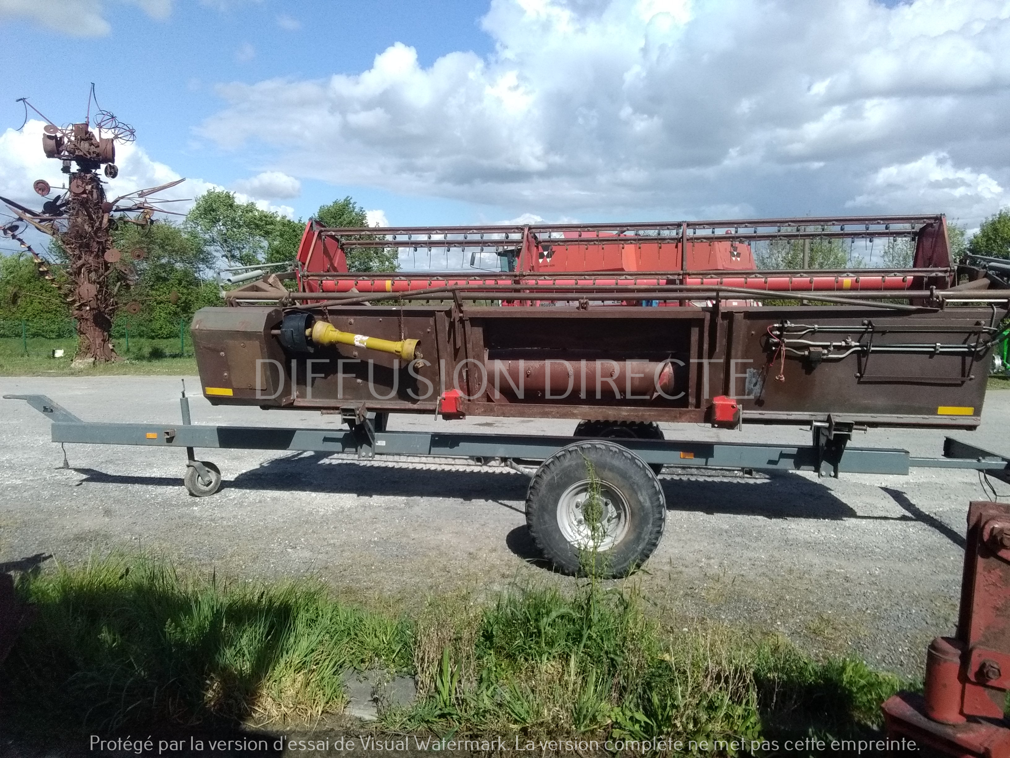 MASSEY FERGUSON MOISSONNEUSE BATTEUSE 32 Moissonneuse Batteuse - Ensileuse