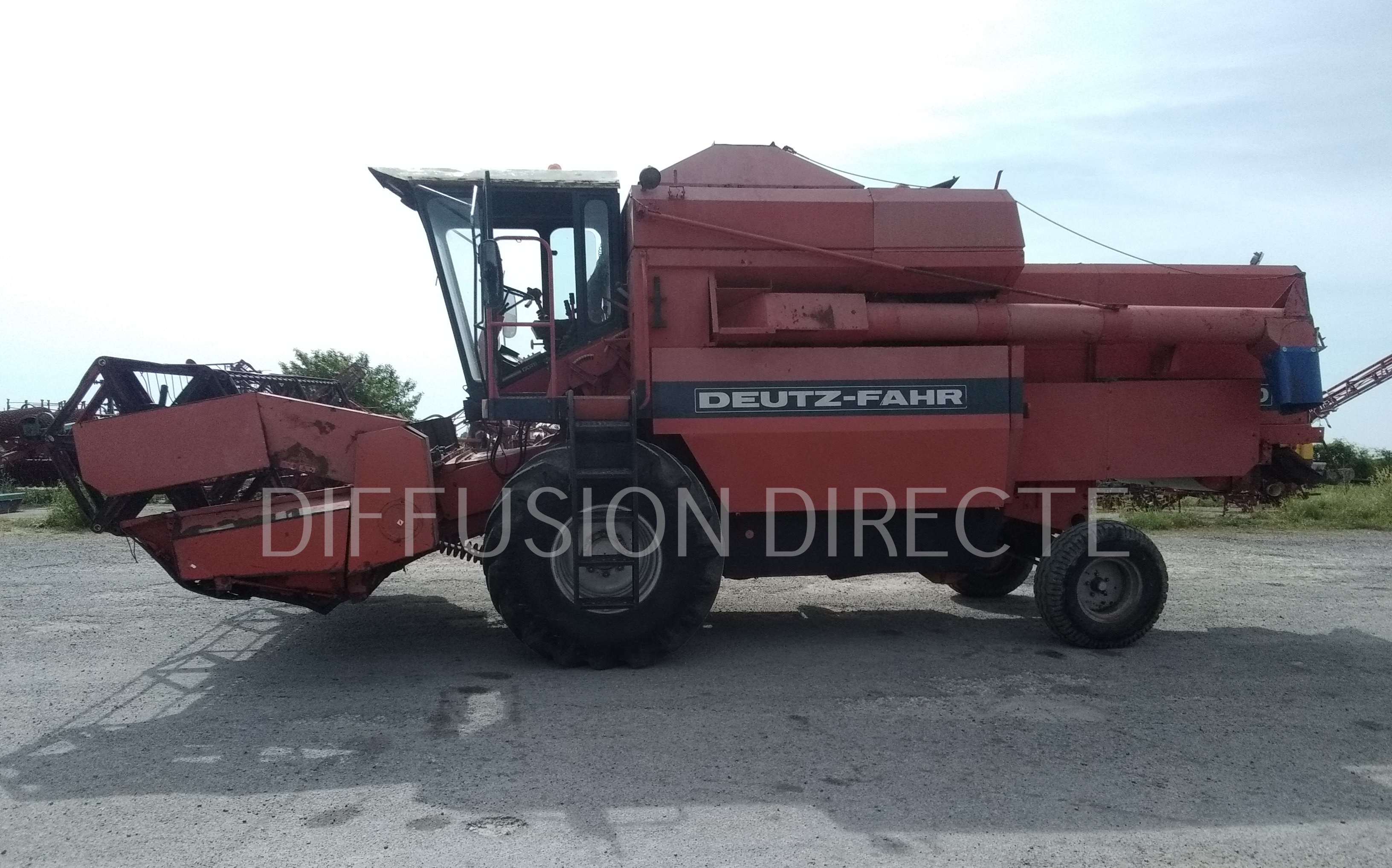 DEUTZ-FAHR MOISSONNEUSE BATTEUSE 2680 Moissonneuse Batteuse - Ensileuse