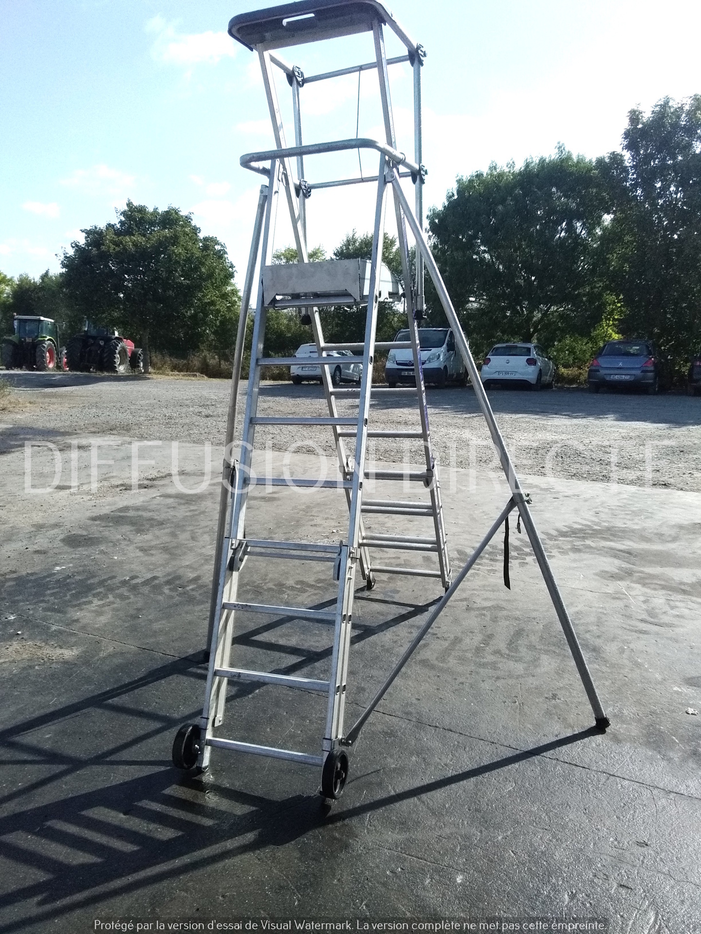 TUBESCA ECHELLE A PLATEFORME F 80250 Divers