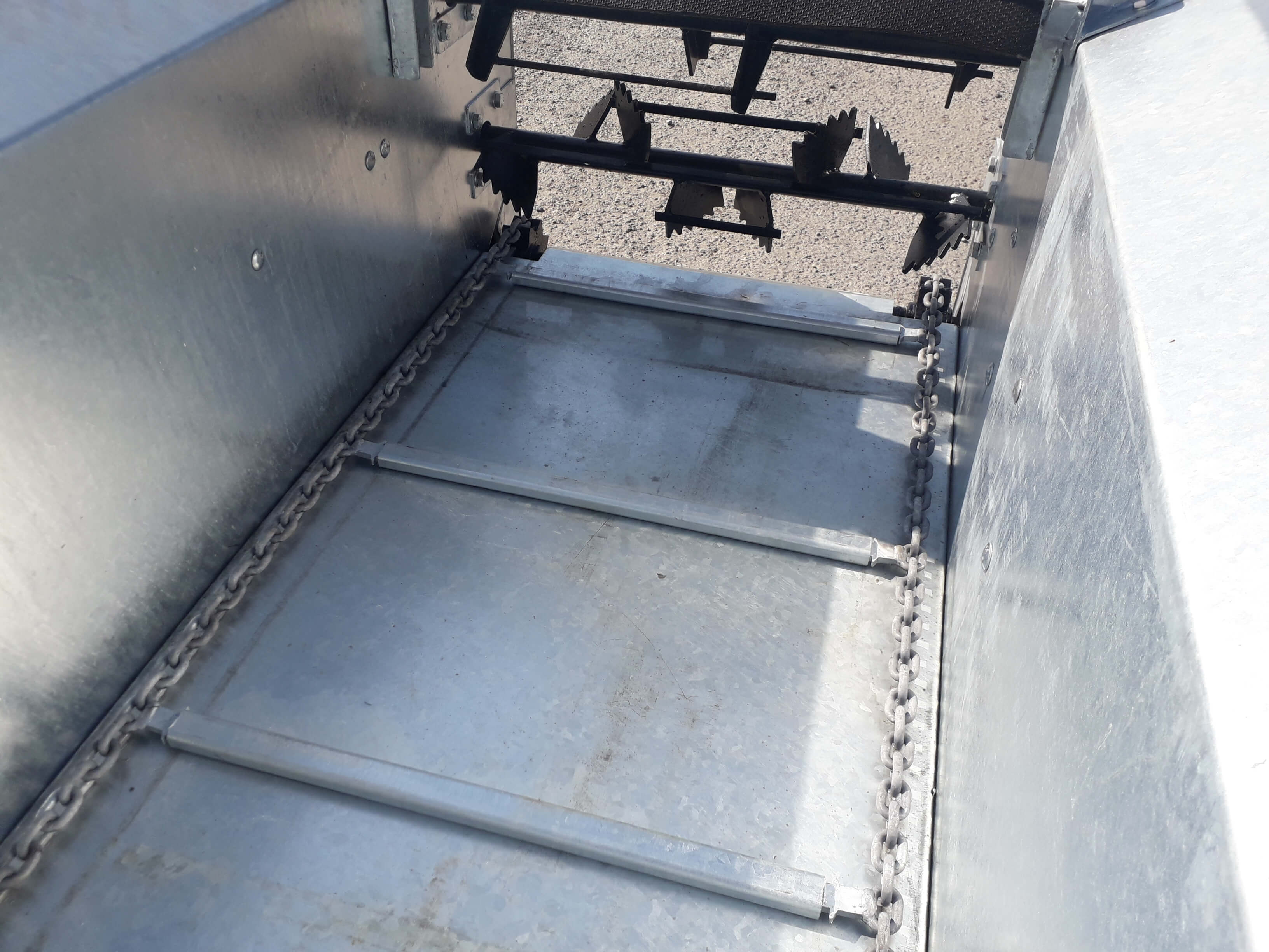 CYNKOMET Epandeur à Fumier et Compost N-200 DZIK Epandeur Fumier, Compost et Engrais