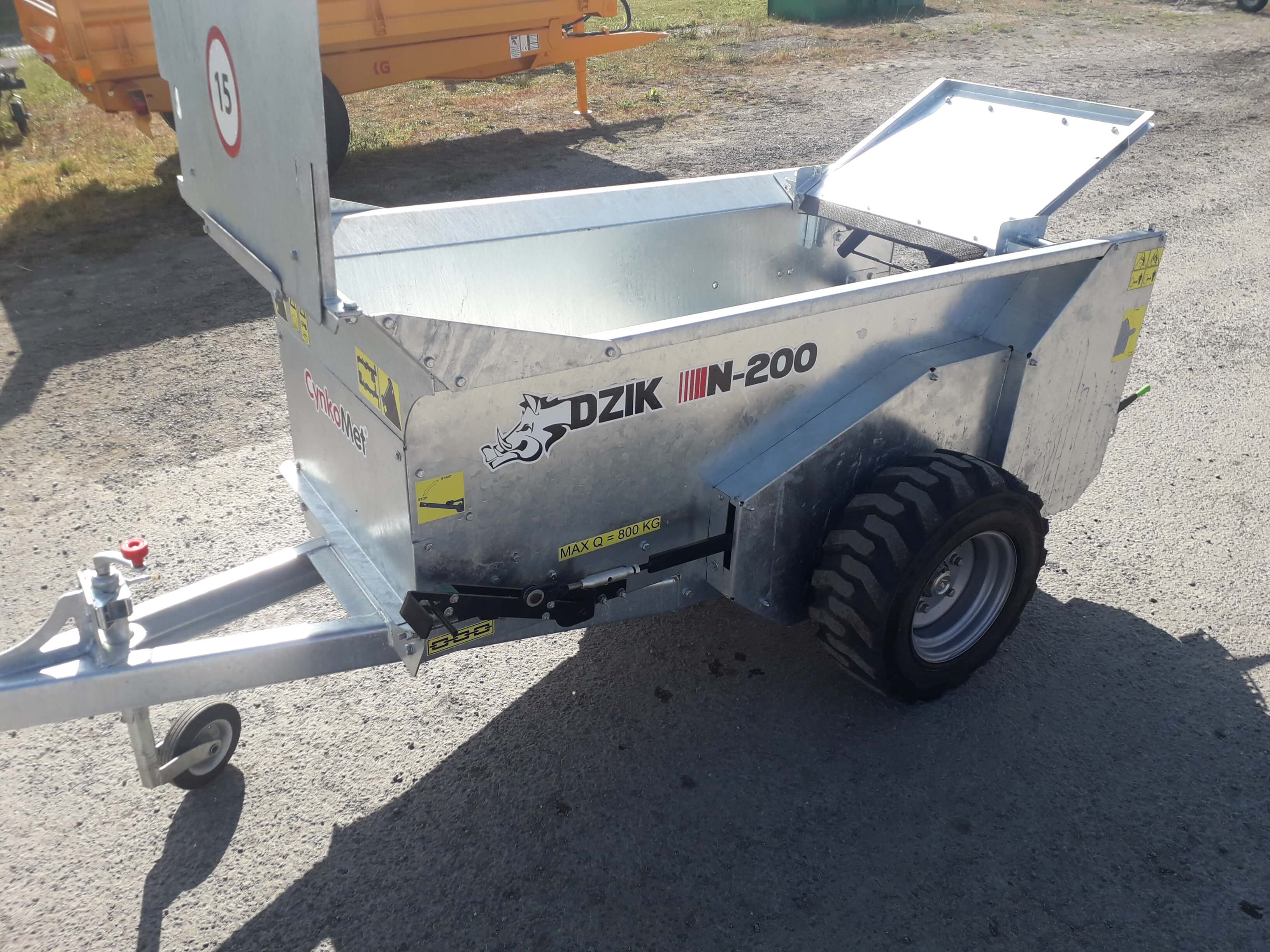 CYNKOMET Epandeur à Fumier et Compost N-200 DZIK Epandeur Fumier, Compost et Engrais