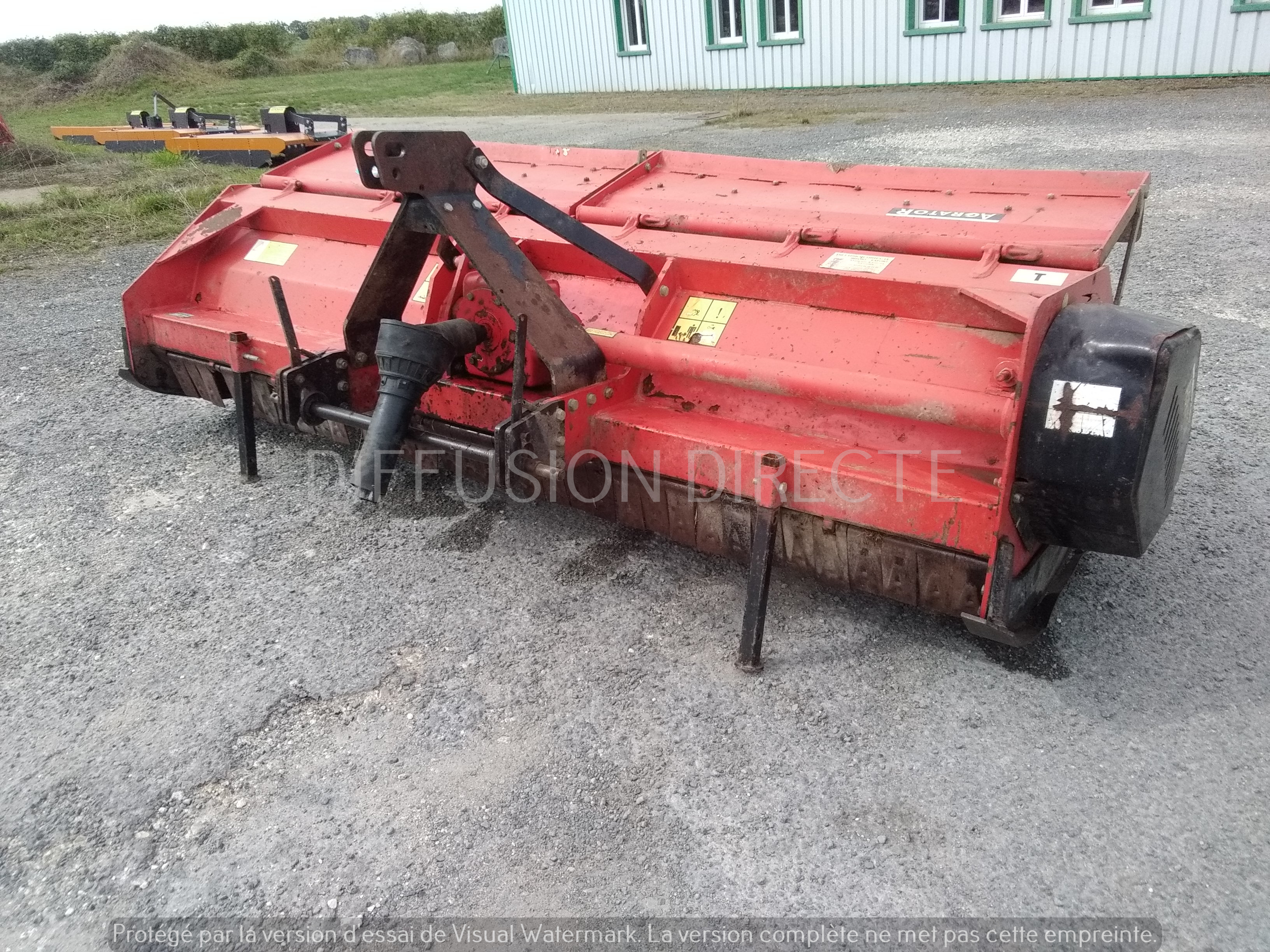 AGRATOR BROYEUR A AXE HORIZONTAL T 3100 Broyeur - Gyro - Epareuse