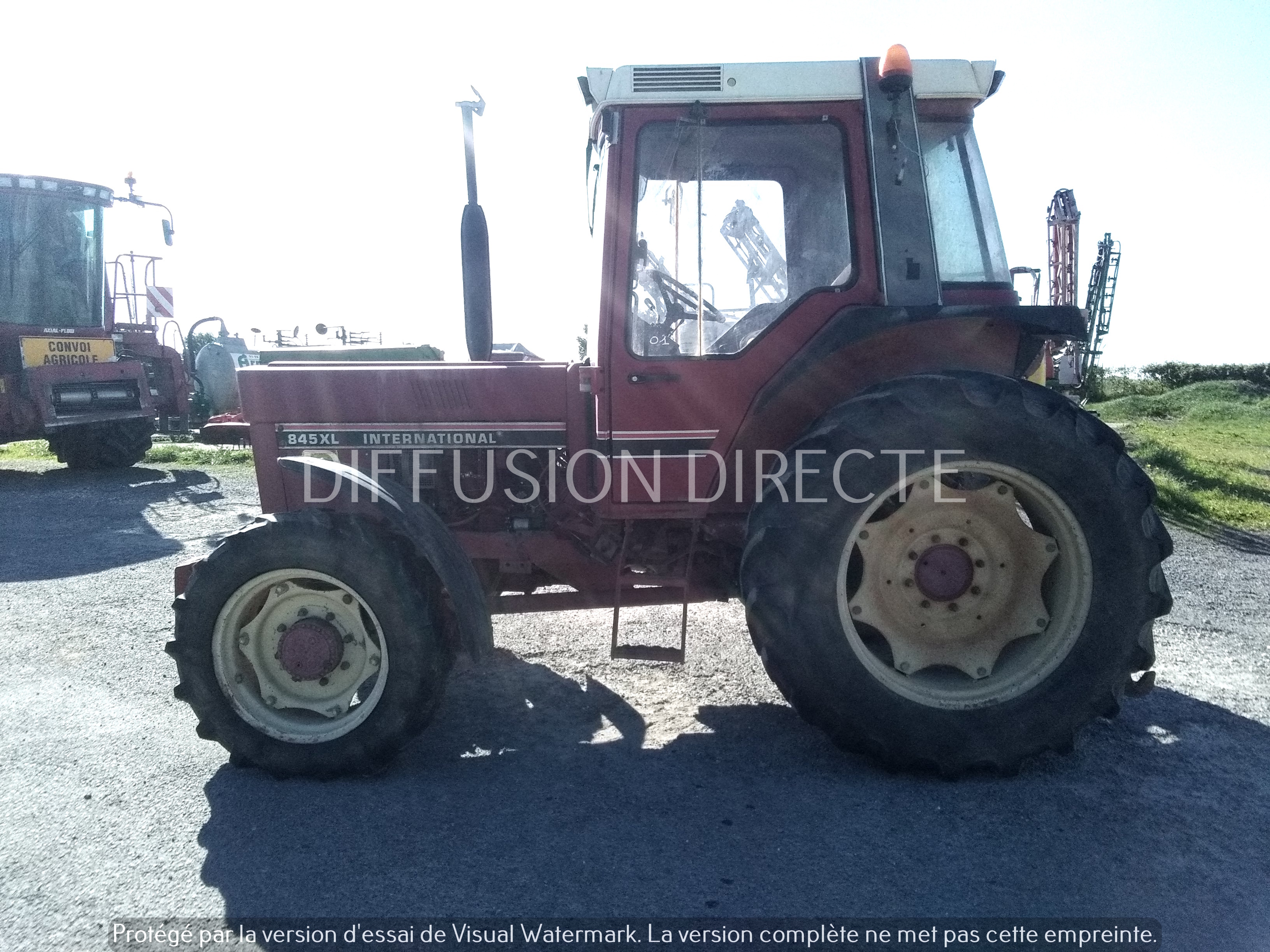 CASE IH TRACTEUR AGRICOLE 845 XL Tracteur