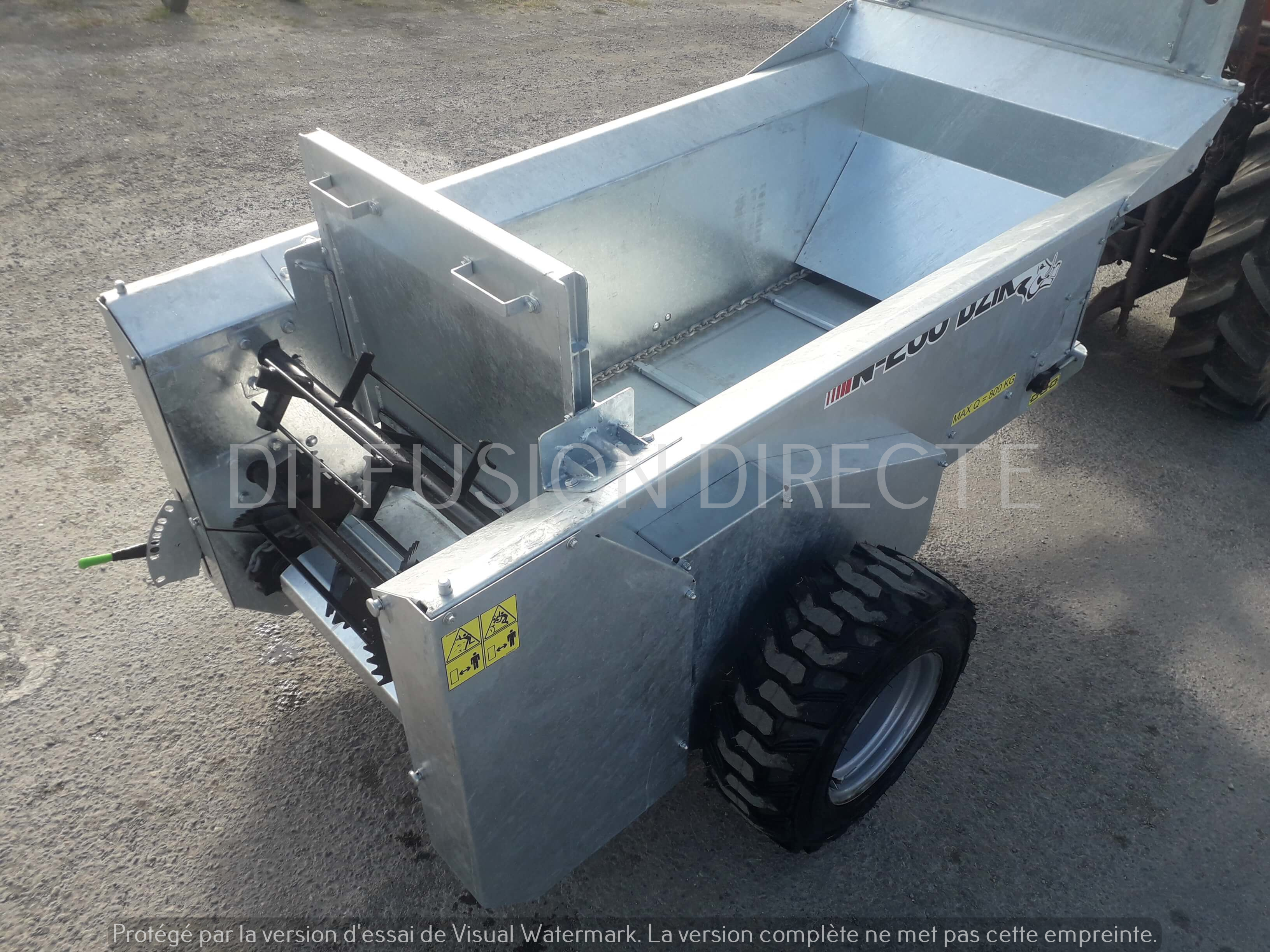 CYNKOMET Epandeur à Fumier et Compost N-200 DZIK Epandeur Fumier, Compost et Engrais