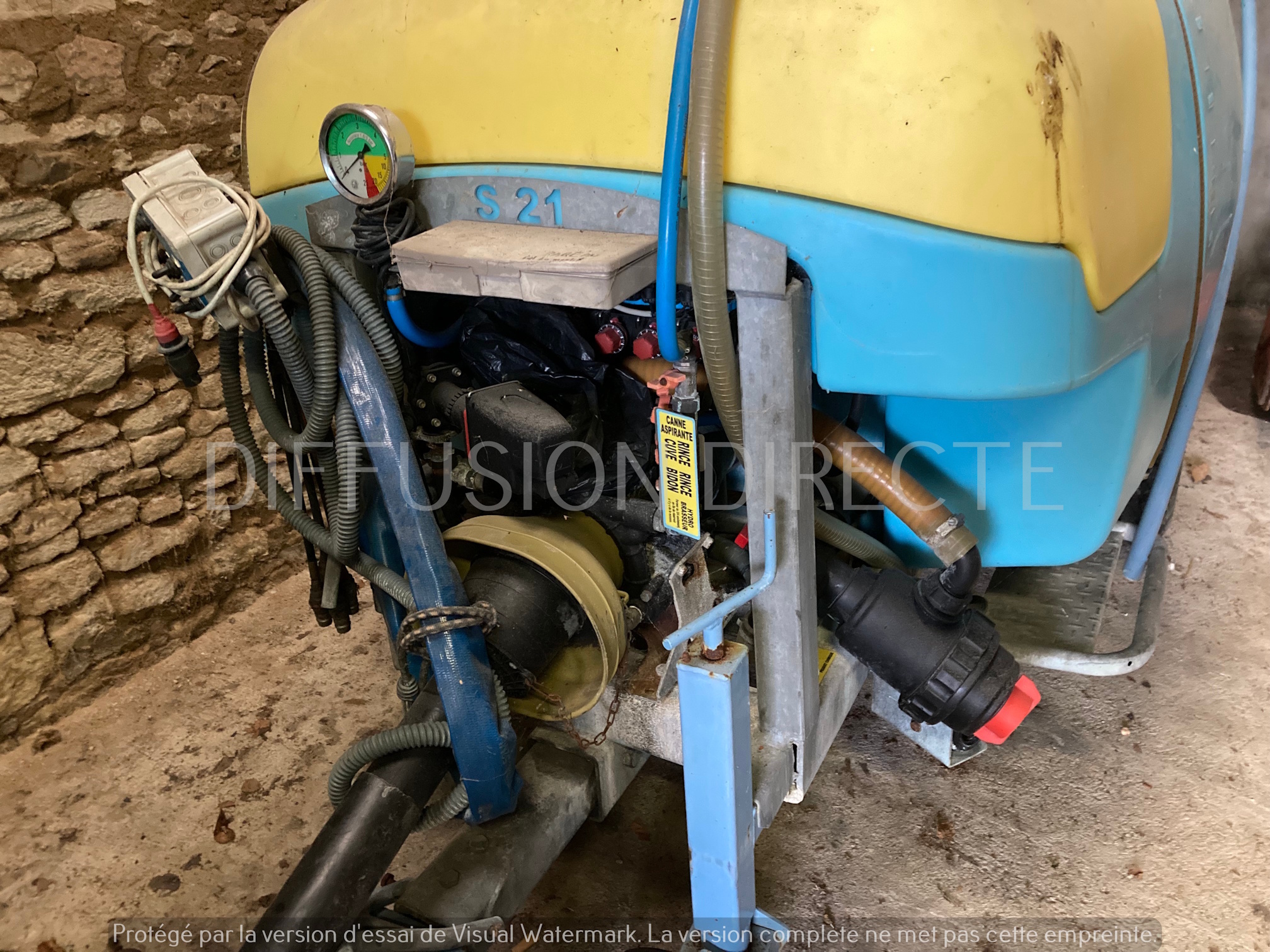 S 21 PULVERISATEUR VIGNE TA 1500 Pulvérisateur