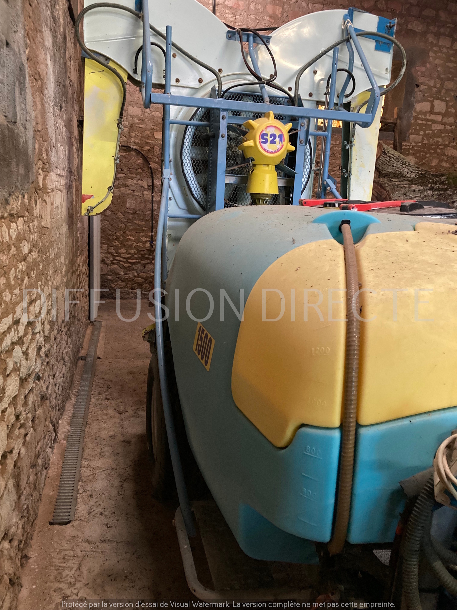 S 21 PULVERISATEUR VIGNE TA 1500 Pulvérisateur