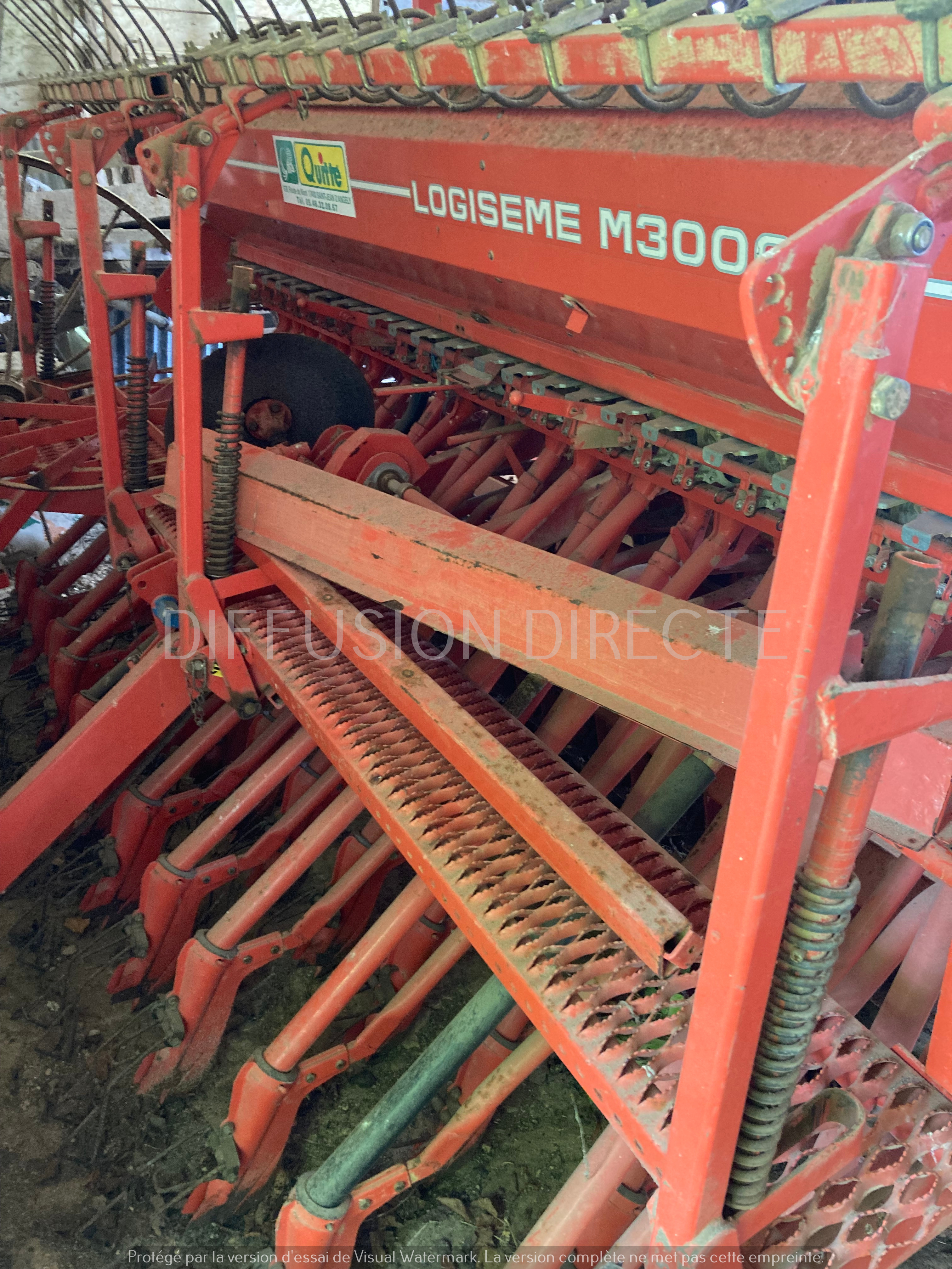 KUHN COMBINE DE SEMIS M 3000 Semoir en Ligne