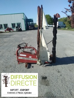 INTERNATIONAL FAUCHEUSE 31 04 Faucheuse