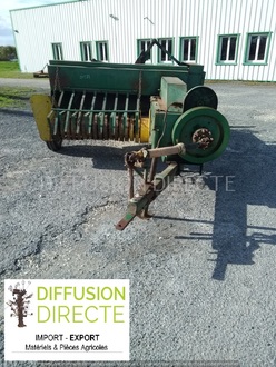 JOHN DEERE PRESSE MOYENNE DENSITE CB 300 Presse - Round Baller