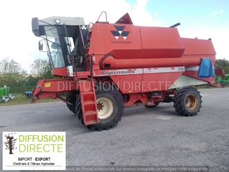 MASSEY FERGUSON MOISSONNEUSE BATTEUSE 32 Moissonneuse Batteuse - Ensileuse